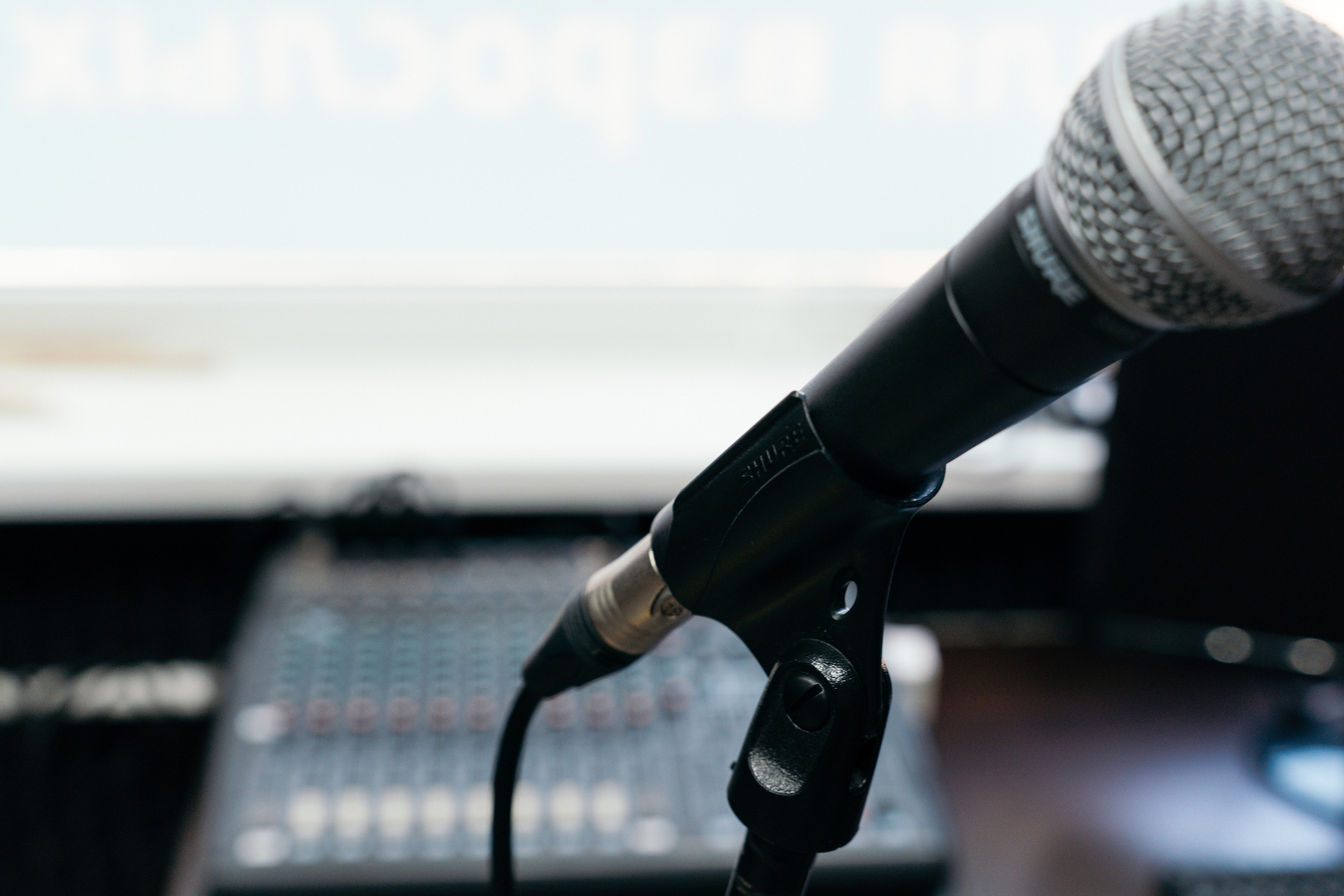 Hi Music. Я занимаюсь событийной, свадебной, товарной, студийной… фотографией