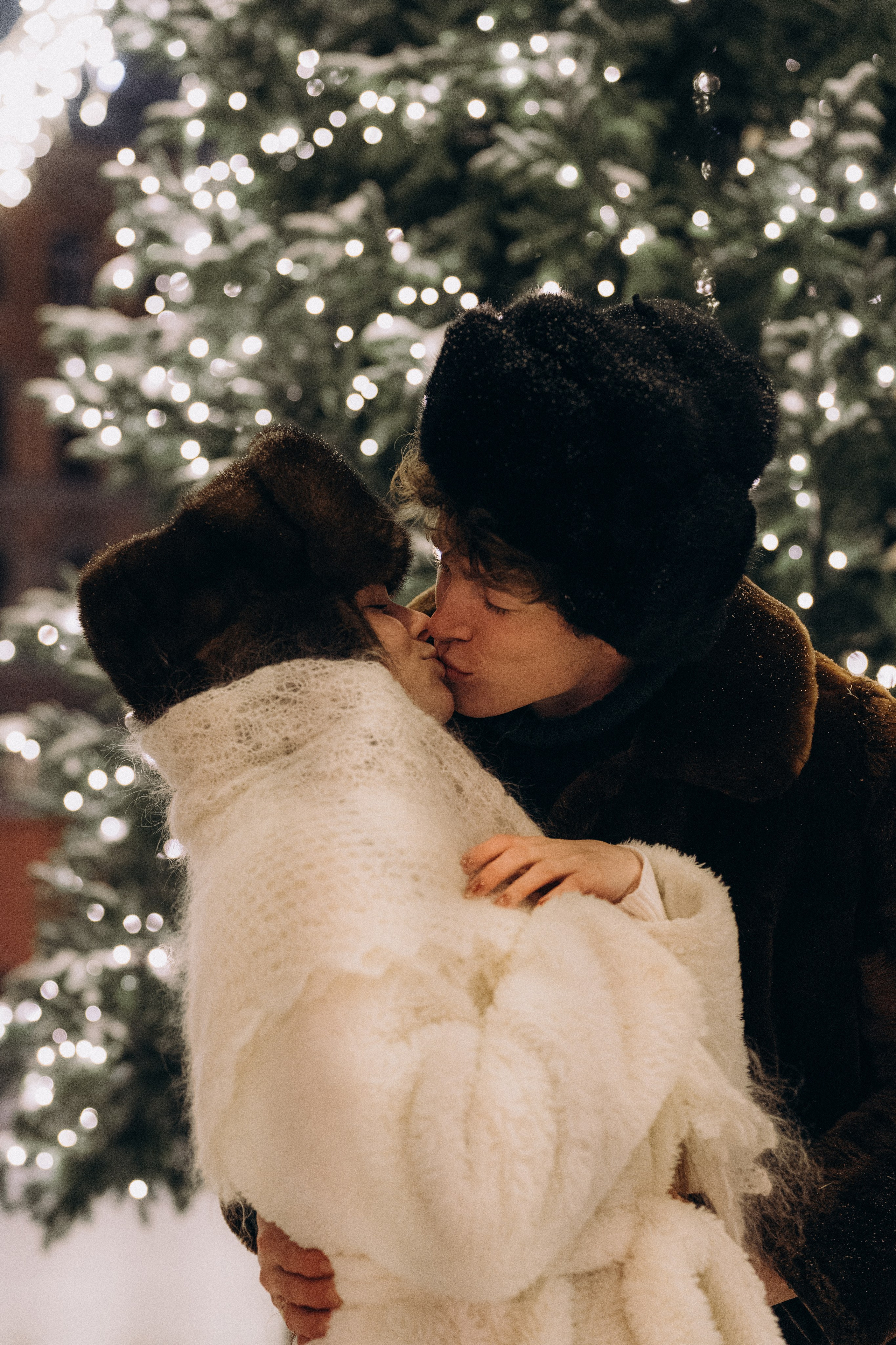 НОВОГОДНЯЯ ПРОГУЛКА ПАРЫ ПО ЧЕРНЫШЕВСКОЙ ПЕРЕД НОВЫМ ГОДОМ. Профессиональный фотограф, Санкт-Петербург — Виктория Богомолова