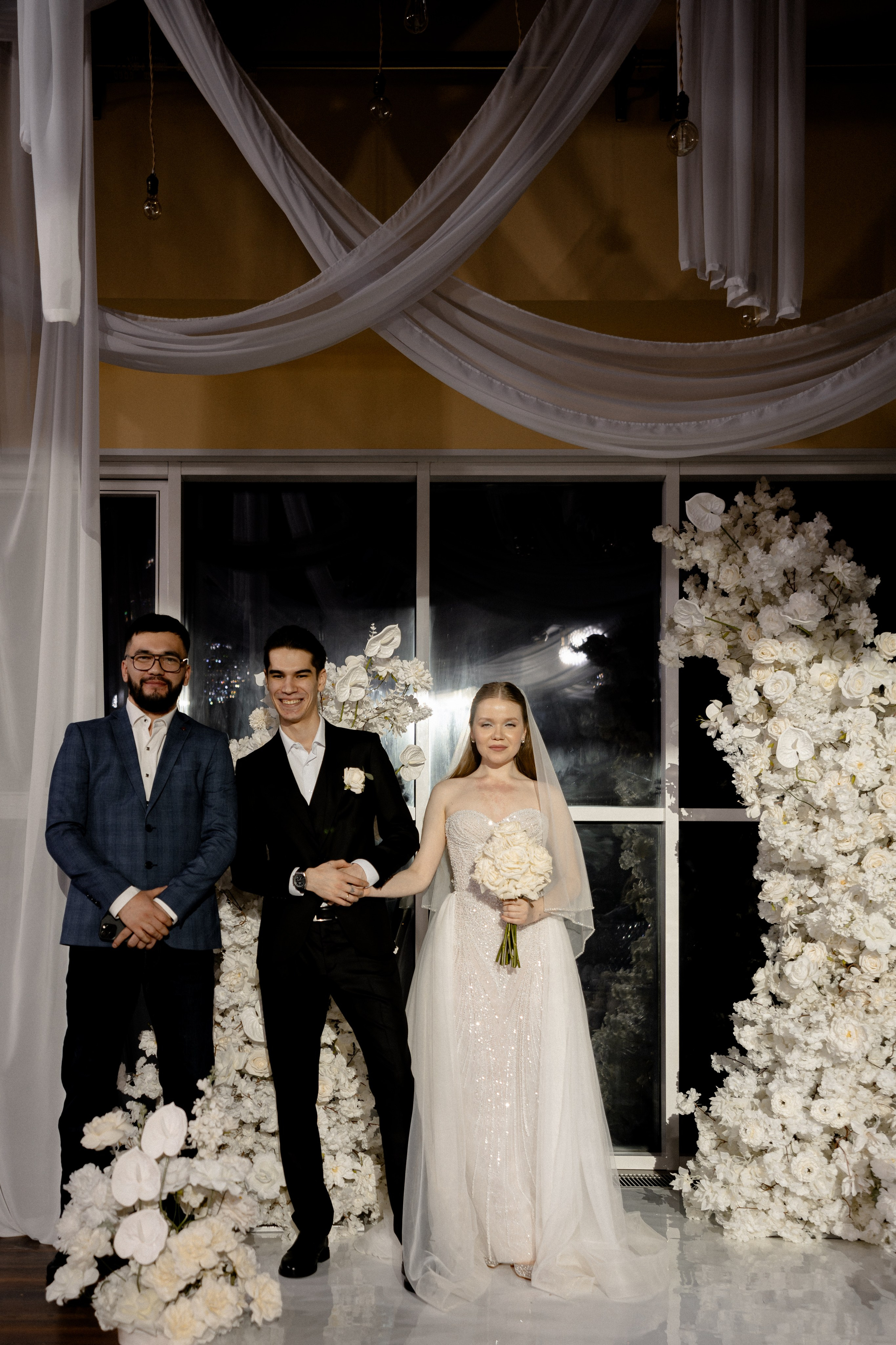 СВАДЕБНАЯ СЬЕМКА СБОРОВ В ОТЕЛЕ И ВЫЕЗД НА ЦЕРЕМОНИЮ (СНЯТО В СИБИРЕ В НИЖНЕВАРТОВСКЕ). Профессиональный фотограф, Санкт-Петербург — Виктория Богомолова