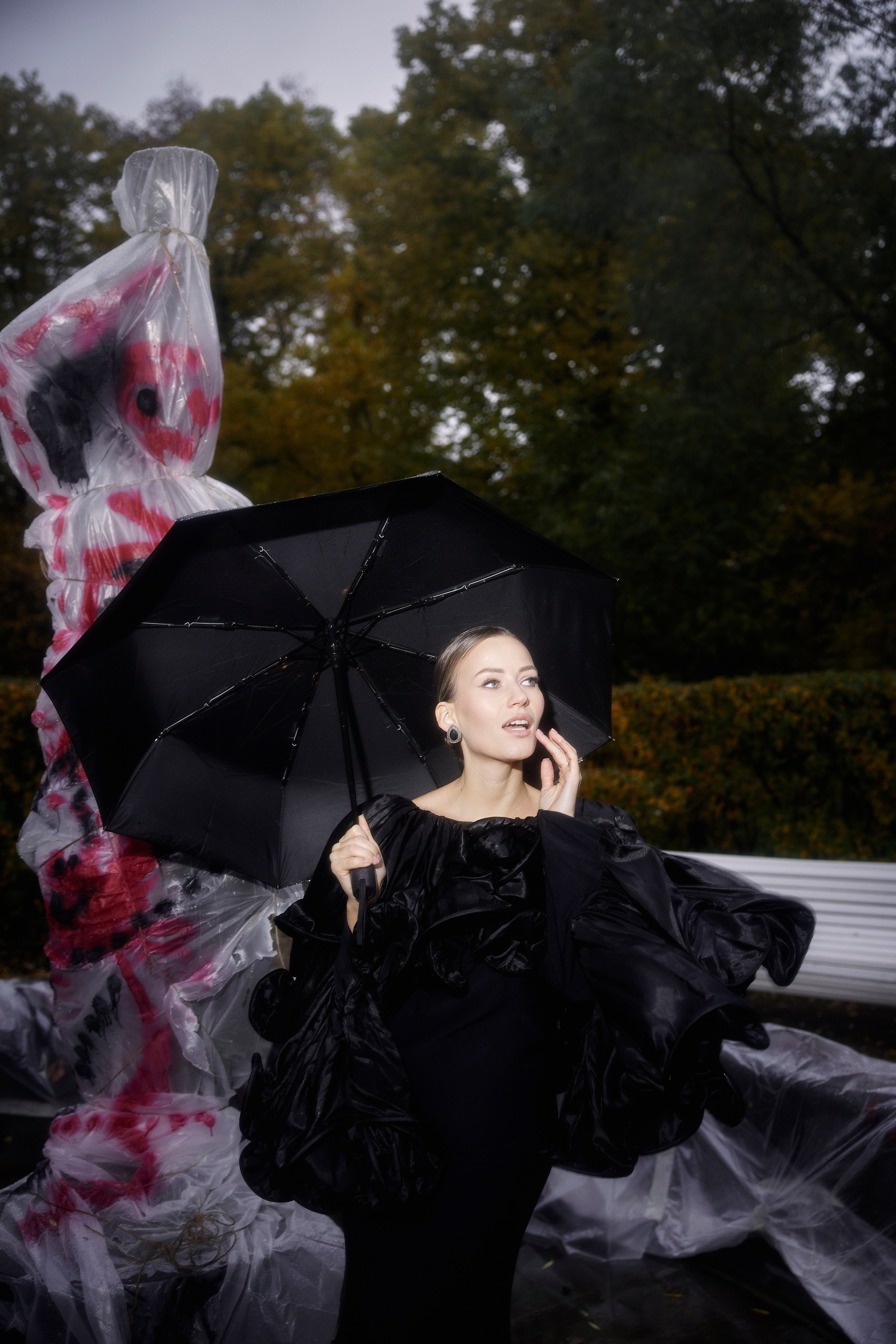 уличная съемка  съемка девушки в нарядном праздничном платье в студии фотограф питер санкт-петербург женский портрет женская портретная съемка 