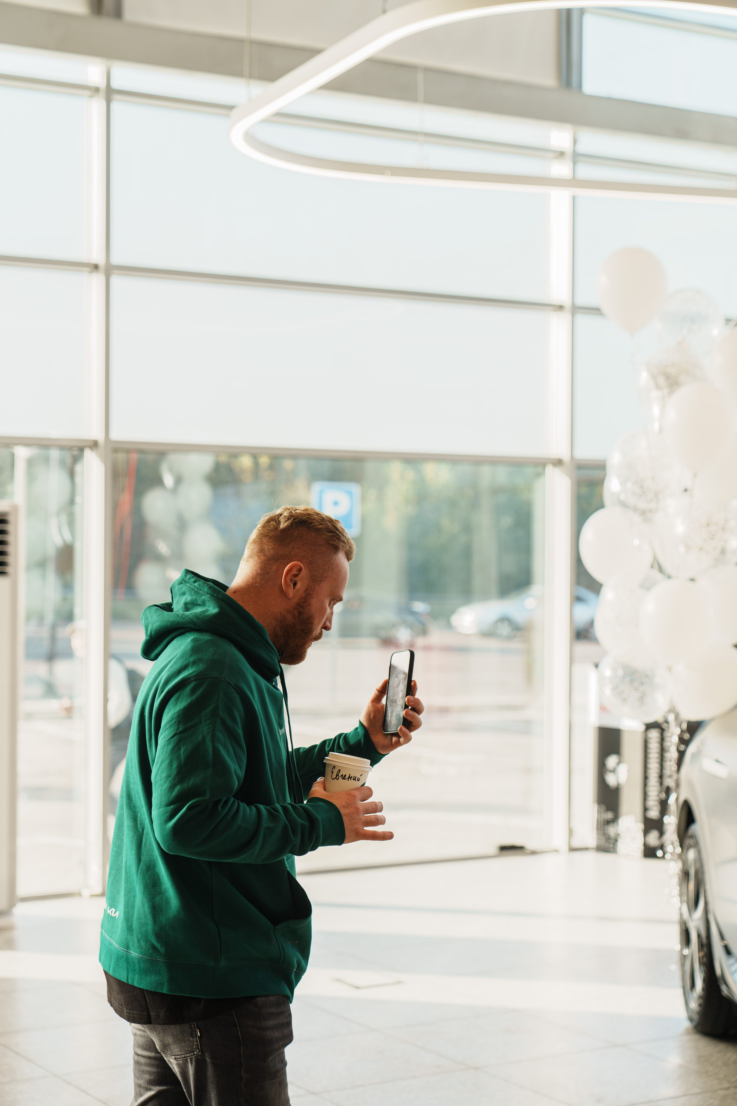 Kia EV6 Вручение Евгений Чебаткову. Фотограф TAULAN_1