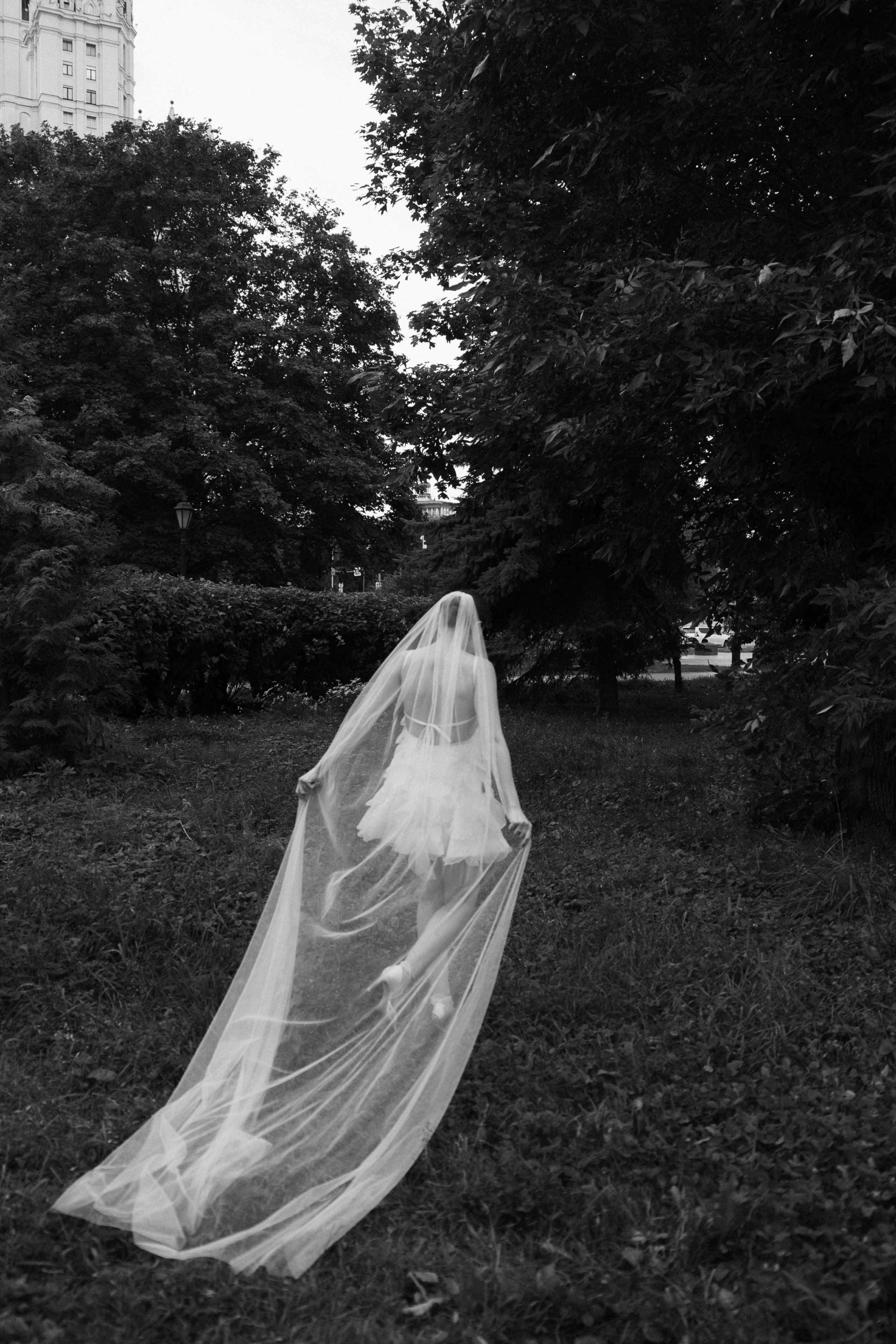 Ирина и Алексей | прогулка Котельническая наб. Свадебный фотограф Москва Анастасия Храмова