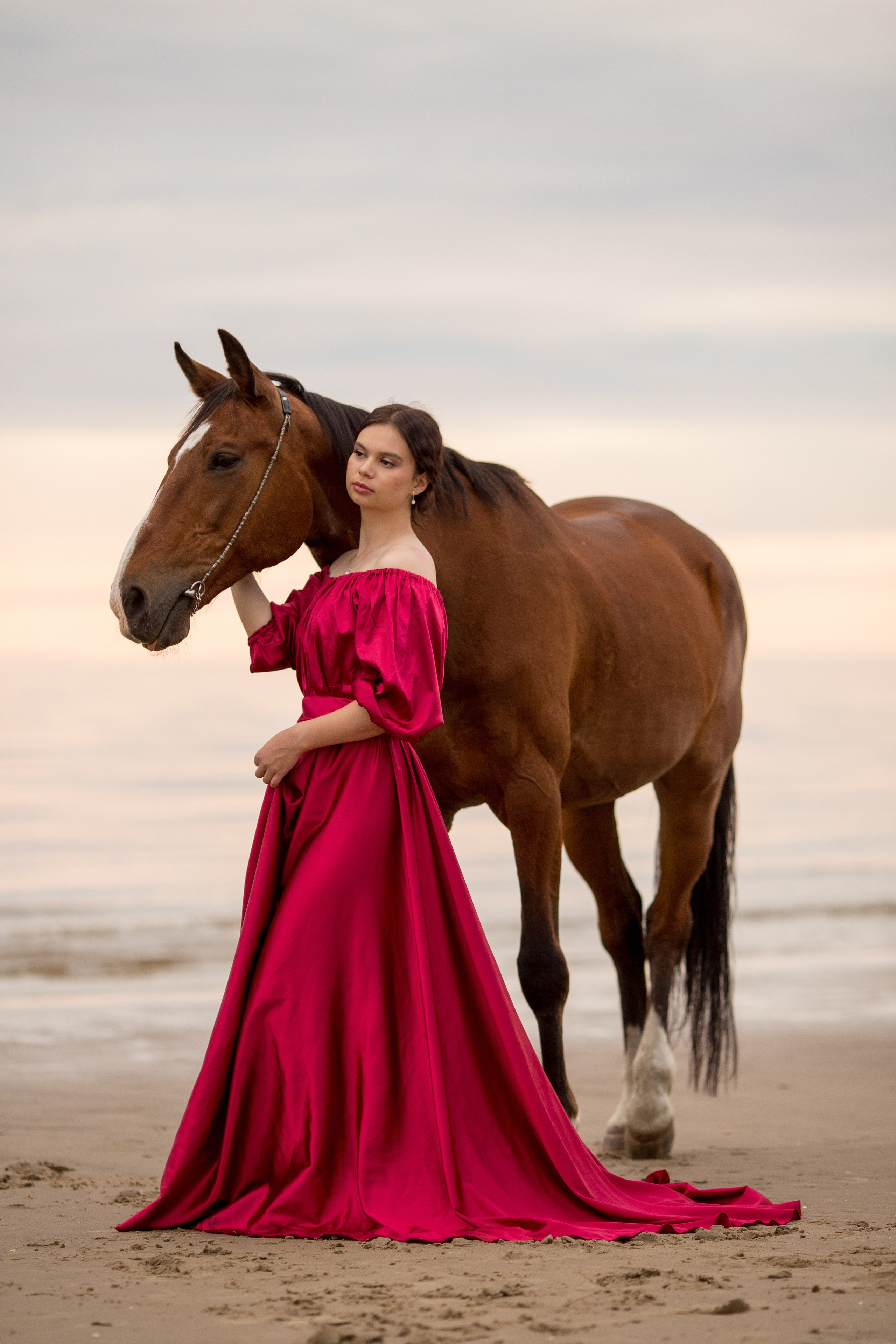 Фотосессия с лошадью на закате у моря