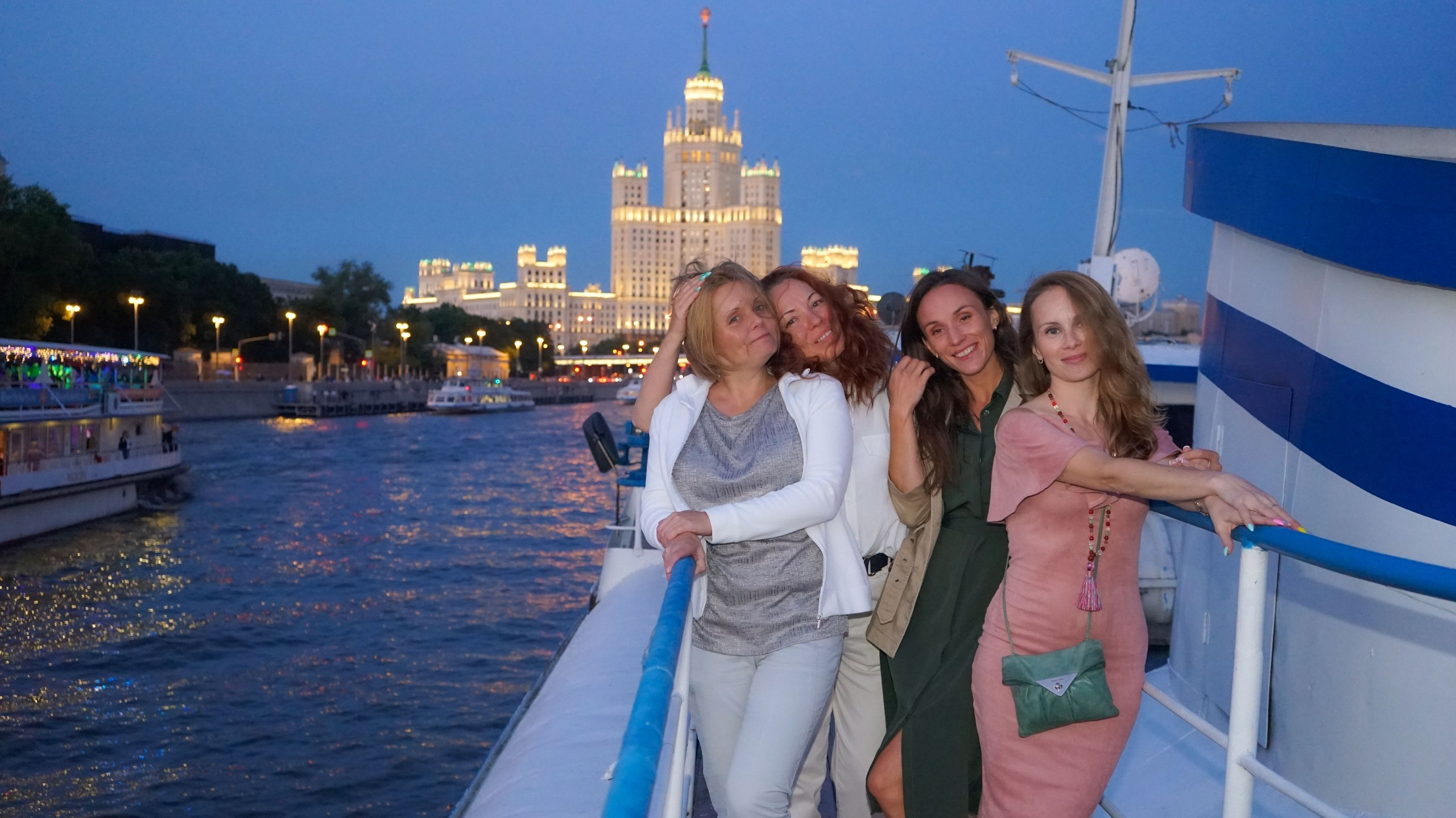 Танцы на воде | 24.07.21. Галерея Фантим