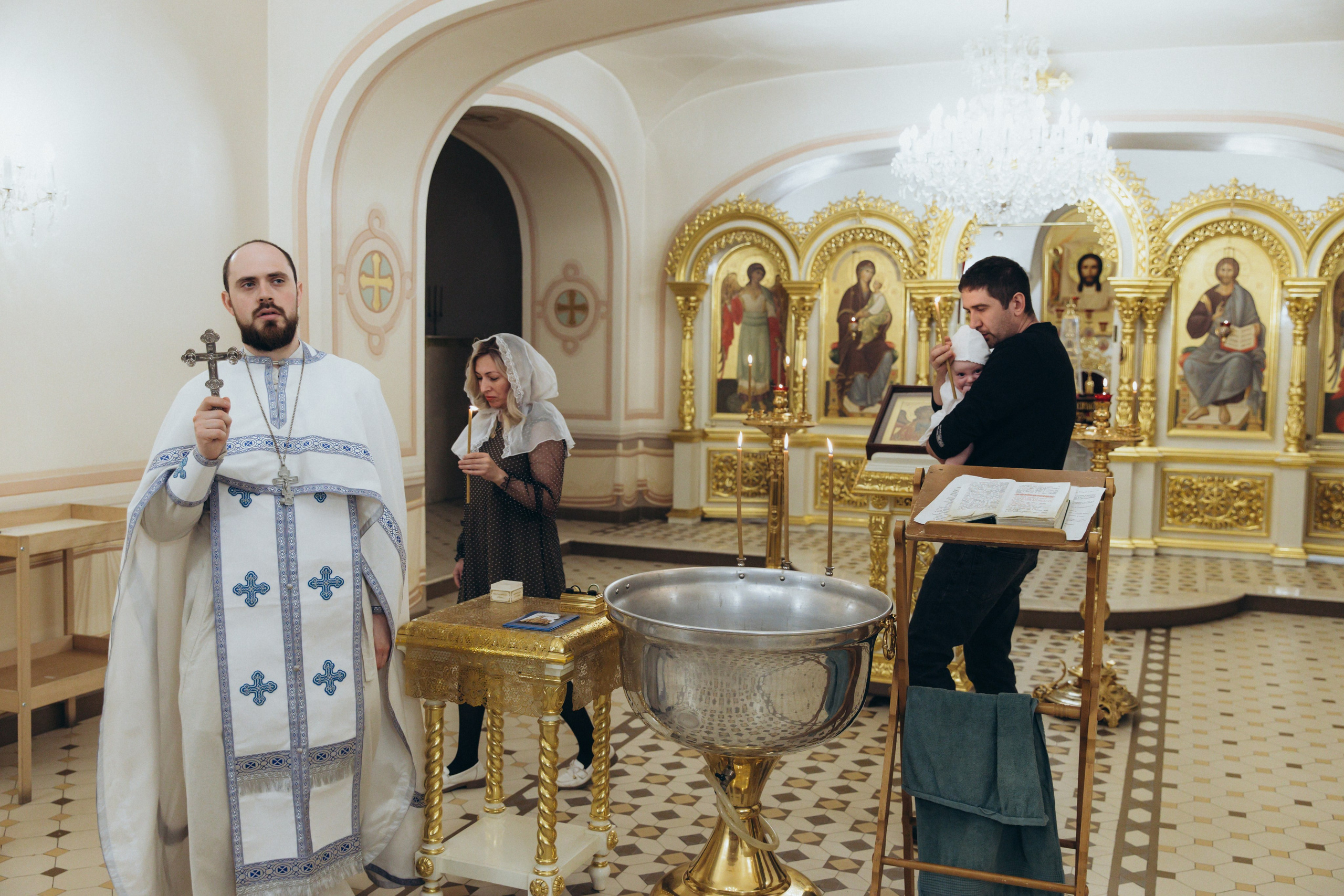 Крещение Павла. Фотограф на крещение в Рязани. Семейный фотограф