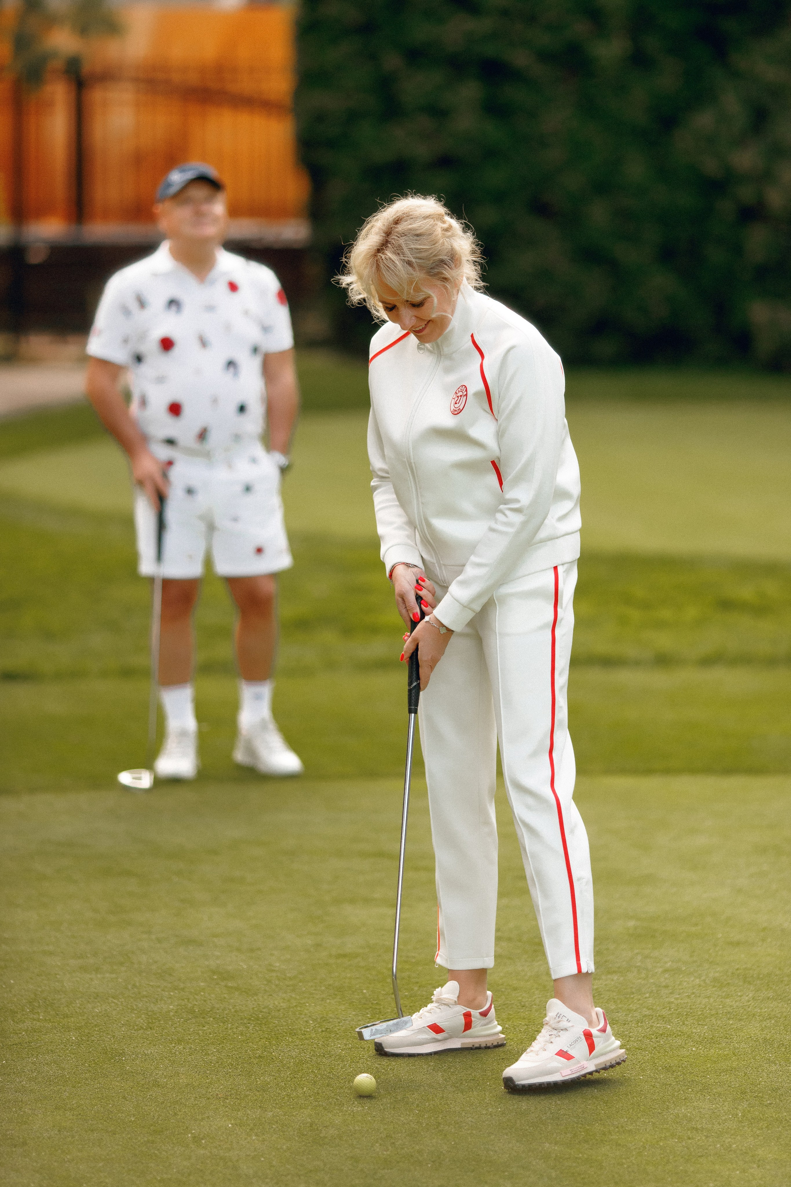 Фотосъемка тимбилдинга на гольф поле. Игра в гольф.