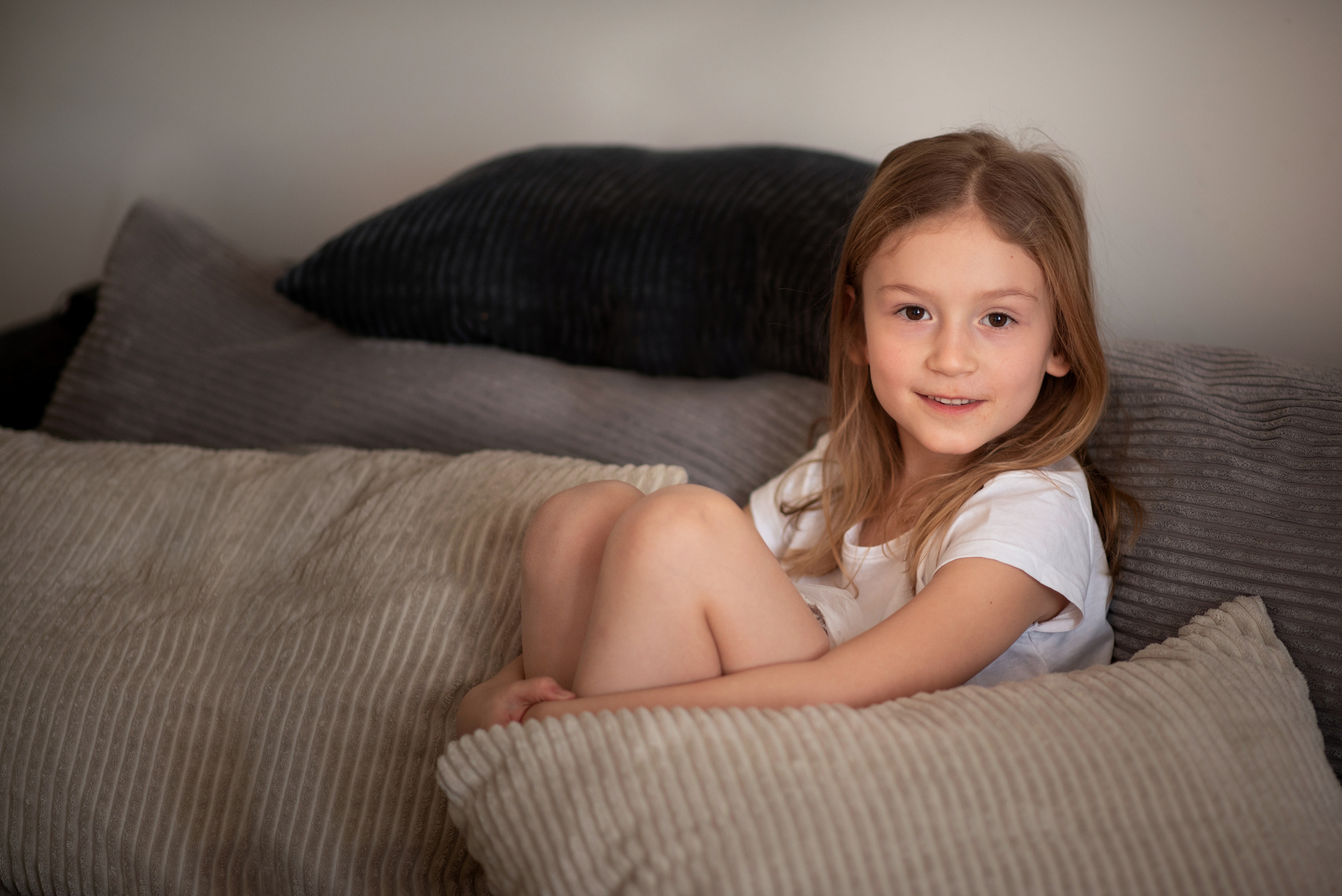 Съёмка семьи с новорожденным или малышом на ГВ. Семейный и детский фотограф в Москве Анна Оськина