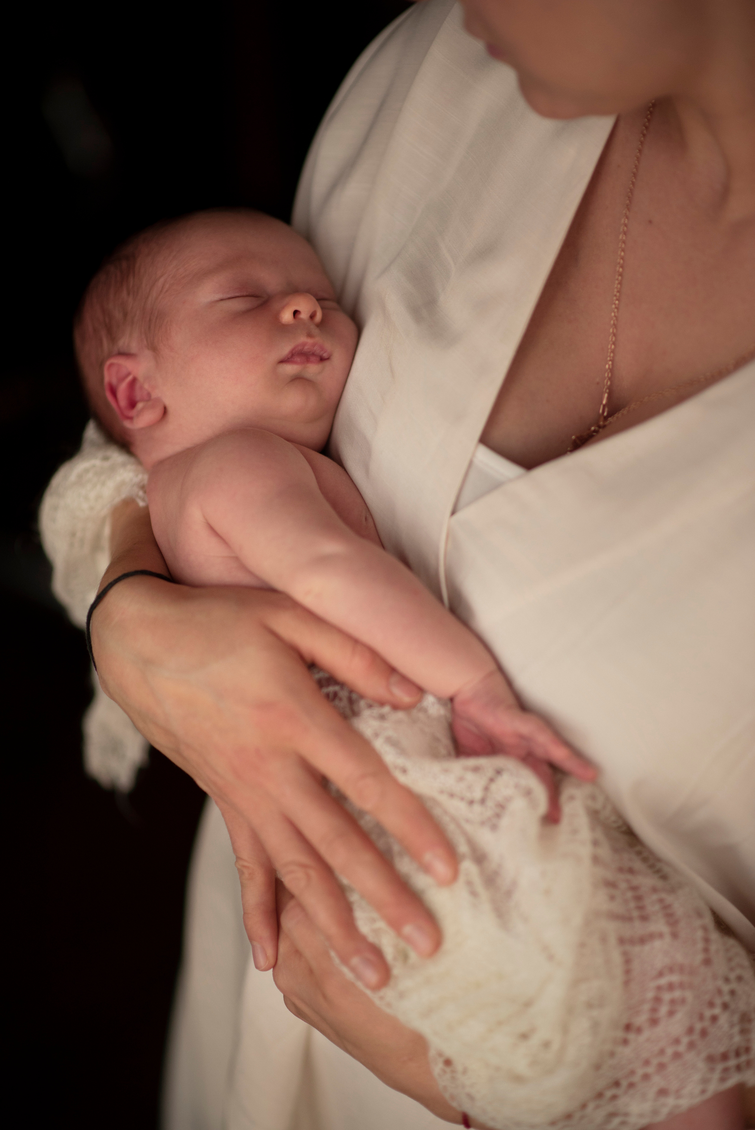 Съёмка семьи с новорожденным или малышом на ГВ. Семейный и детский фотограф в Москве Анна Оськина