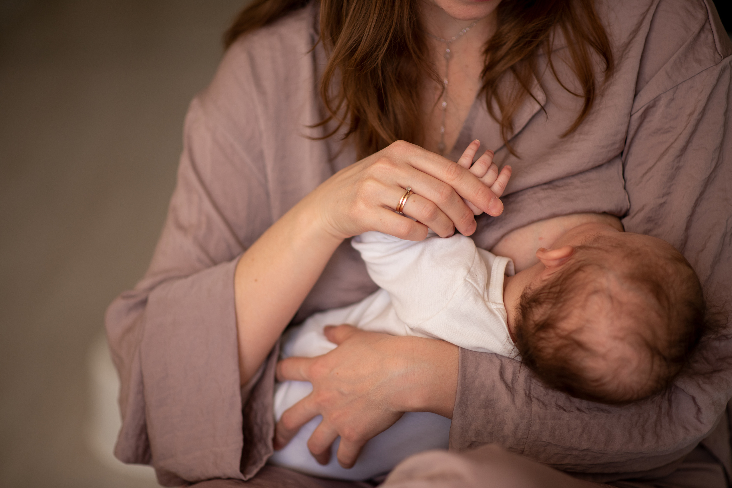 Съёмка семьи с новорожденным или малышом на ГВ. Семейный и детский фотограф в Москве Анна Оськина