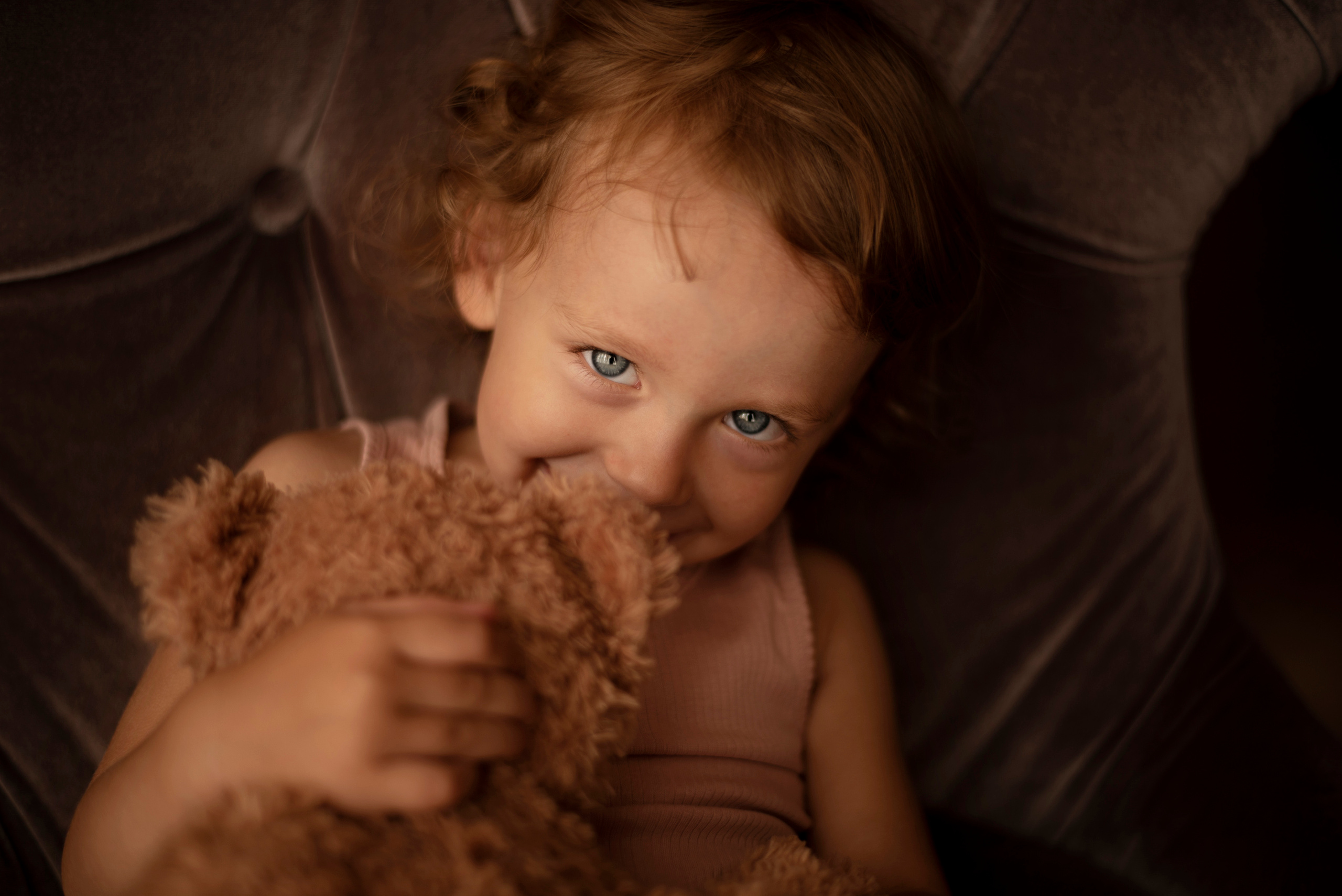 Съёмка семьи с новорожденным или малышом на ГВ. Семейный и детский фотограф в Москве Анна Оськина