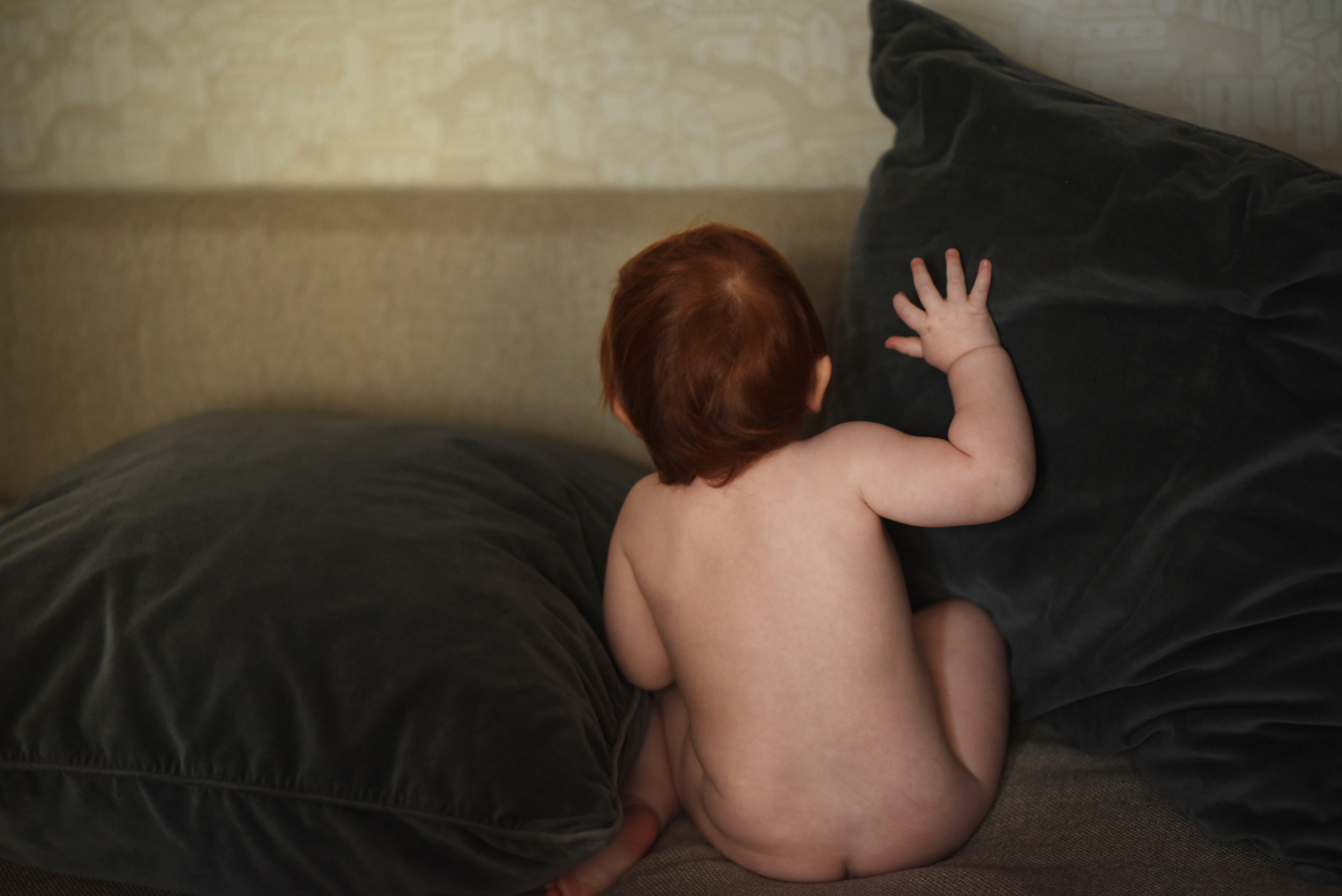 Съёмка семьи с новорожденным или малышом на ГВ. Семейный и детский фотограф в Москве Анна Оськина