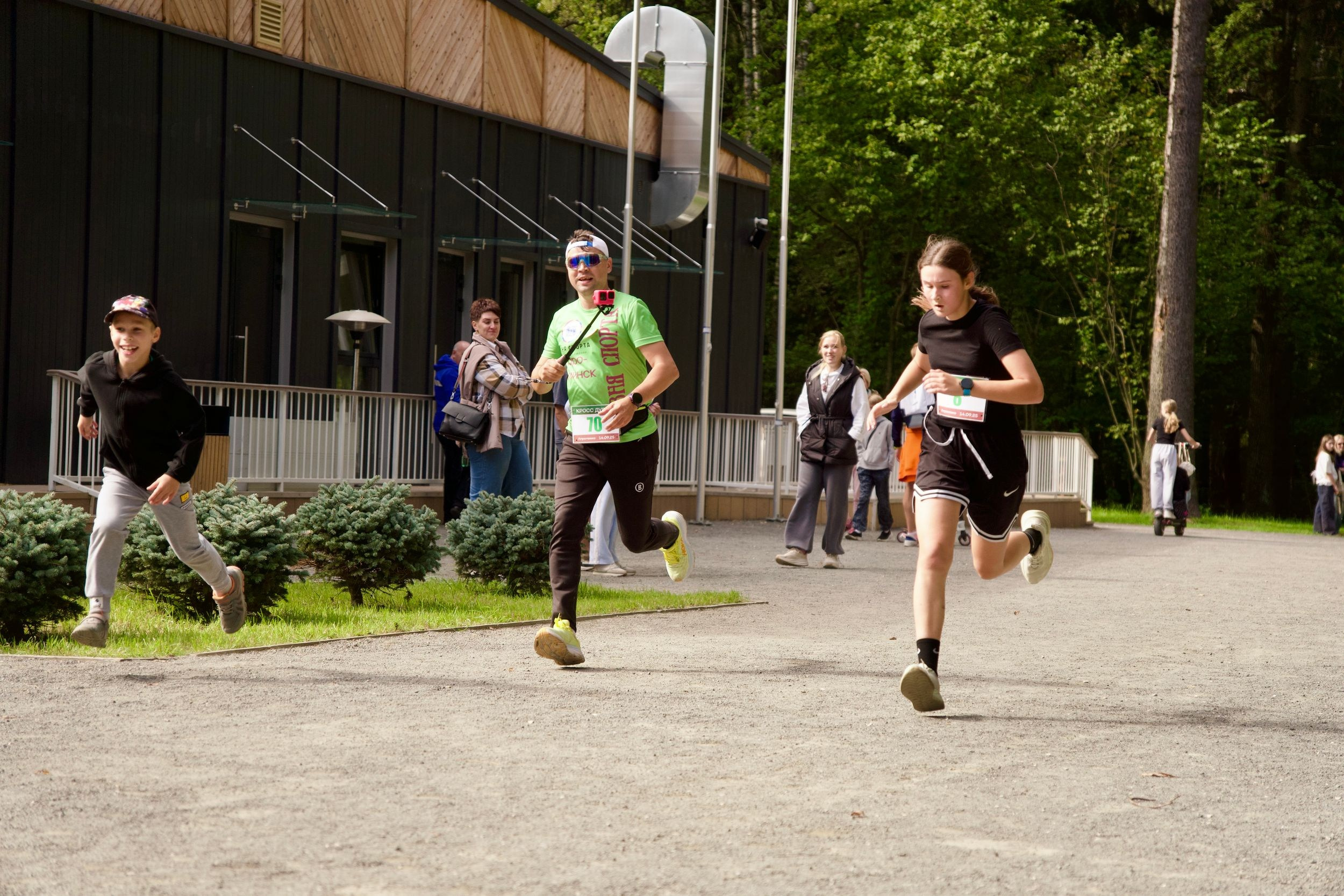 Забег в парке «Дубки». Кафе «БЕЛКА НАШЕПТАЛА». Ну оооочень концептуальное кафе
