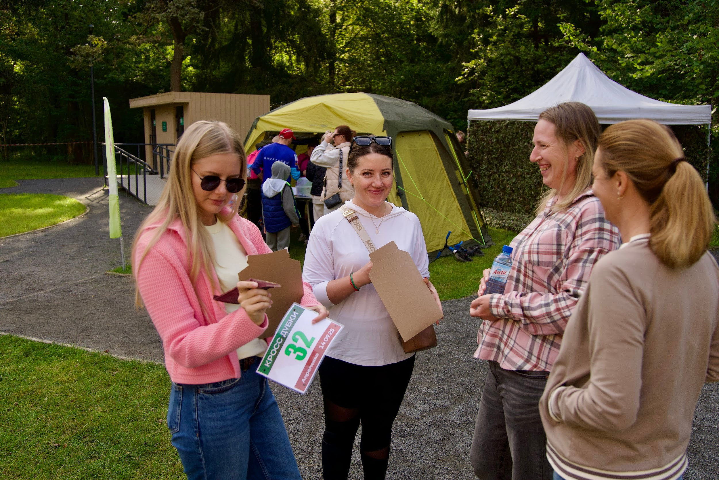 Забег в парке «Дубки». Кафе «БЕЛКА НАШЕПТАЛА». Ну оооочень концептуальное кафе