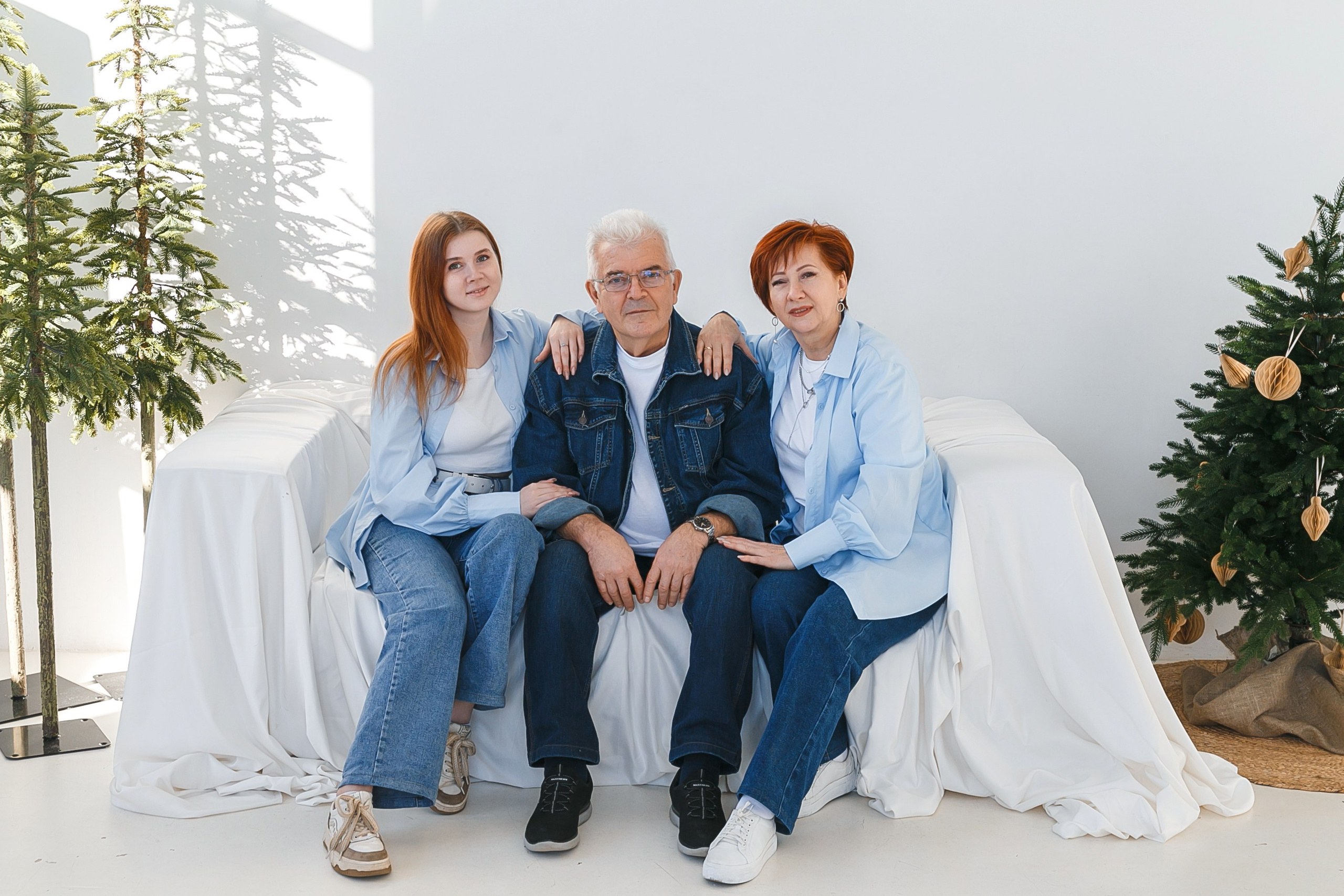 Рождественская встреча Синицыных в студии. Событийный фотограф Максим Бескоровайновнов