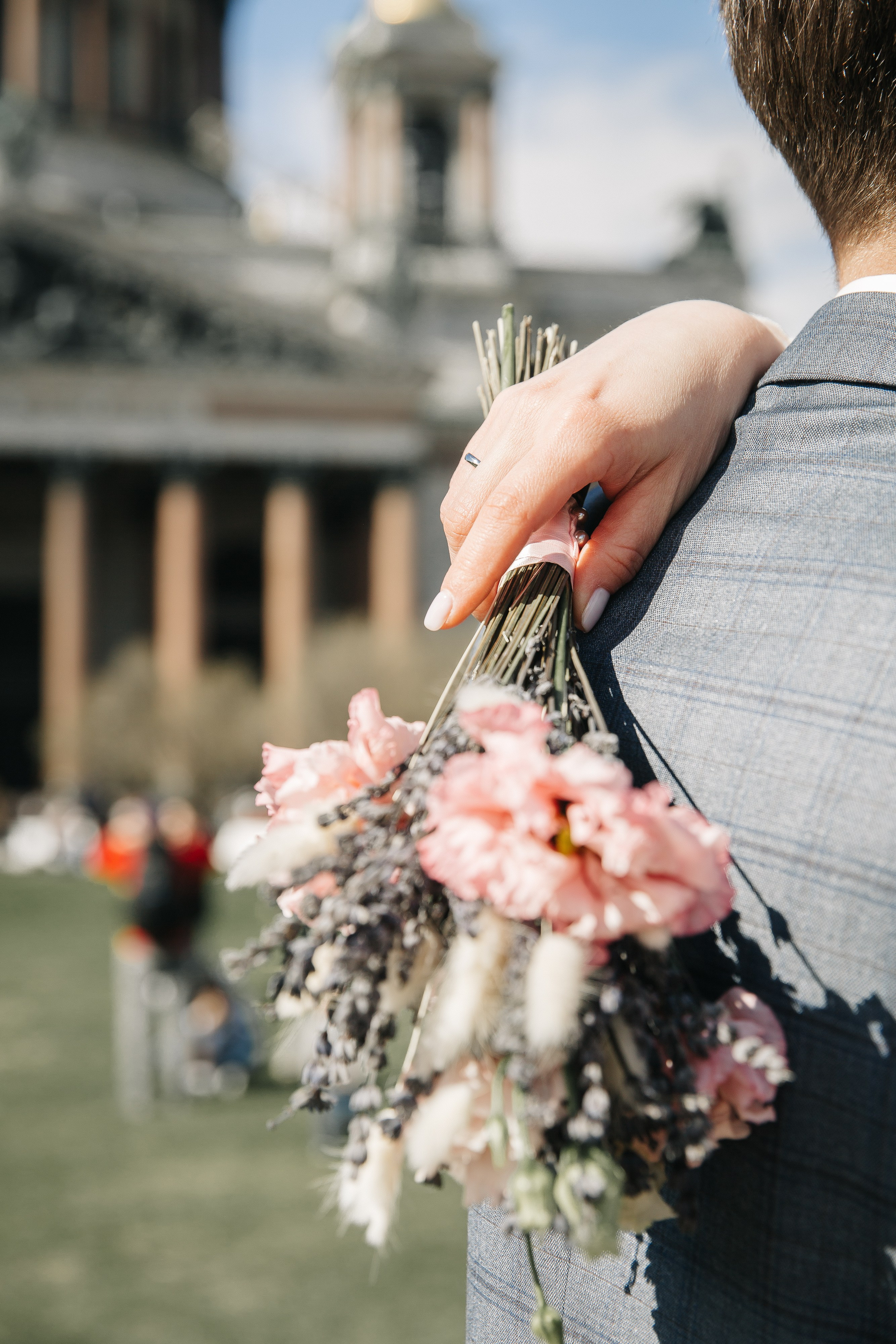 МАЙ | Дворец № 1, Атланты, Эрмитажный дворик. Свадебный фотограф в Санкт-Петербурге Полина Корзухина