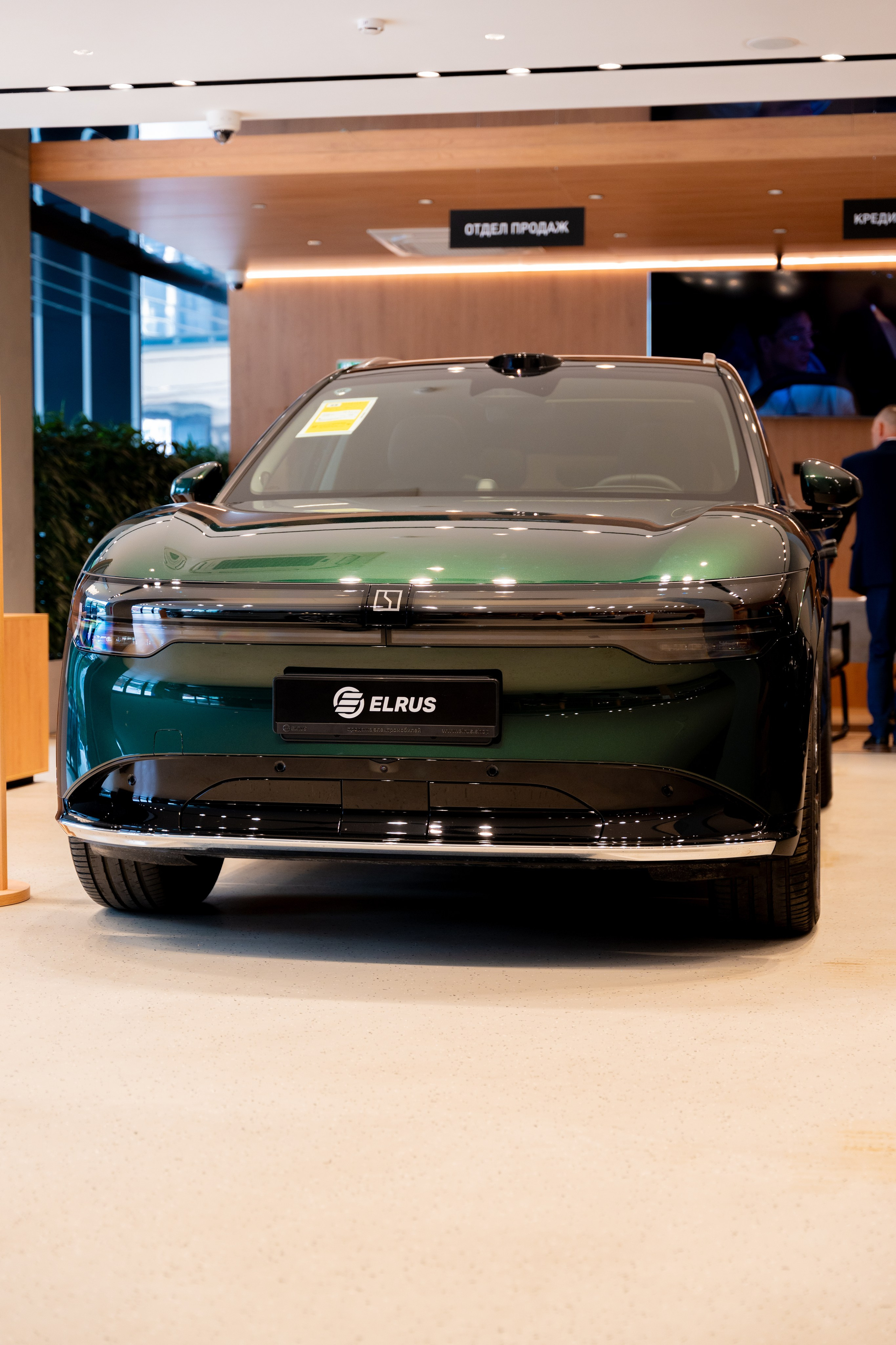 Интерьерная фотосъемка автосалона Elrus в Краснодаре. Zeekr, LiXiang Профессиональная фотосъемка интерьера премиум-автосалона в Краснодаре. Шедевры для Вас! Фотограф и Видеограф в Краснодаре Пахиев Руслан