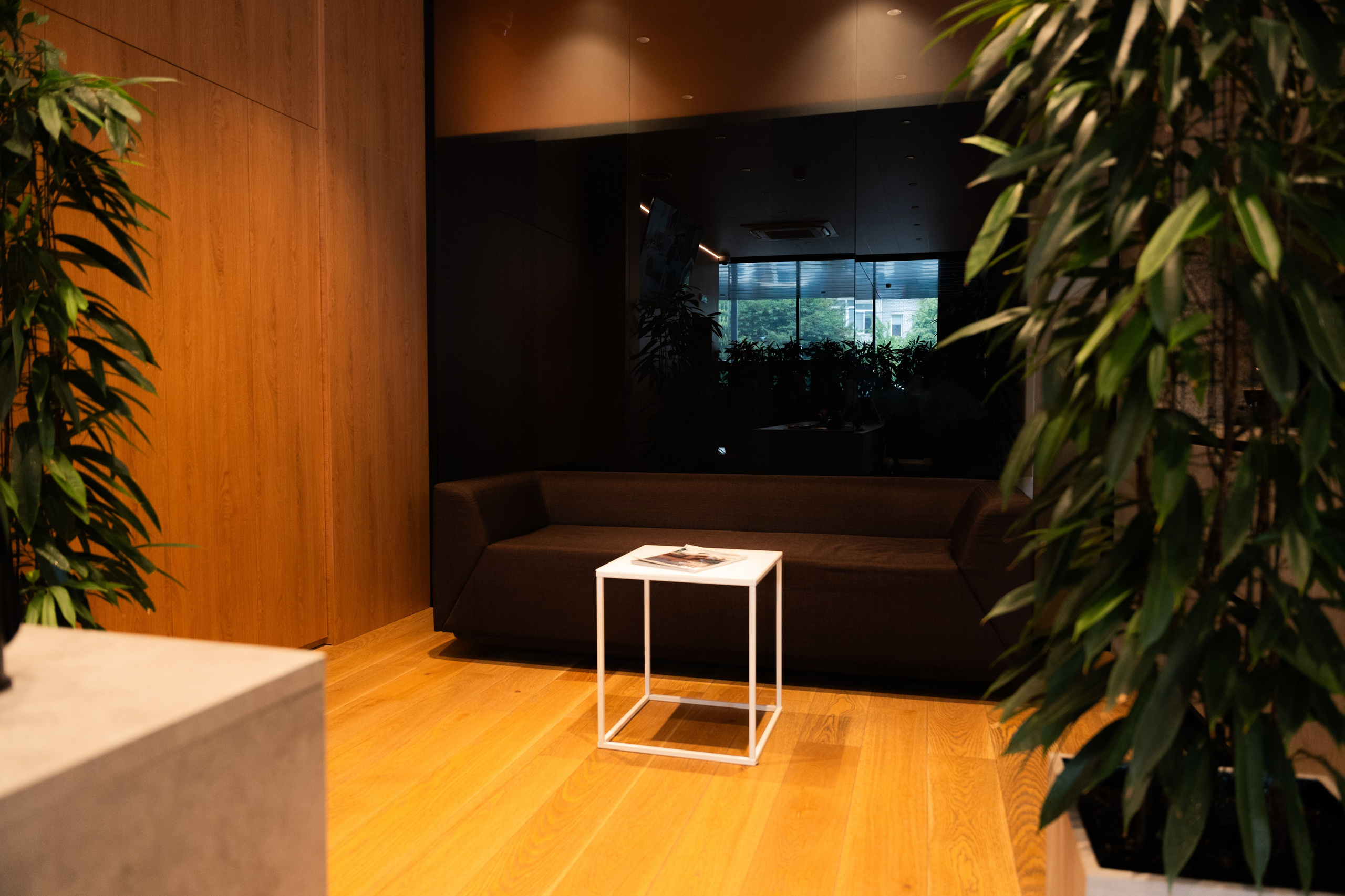 Интерьерная фотосъемка автосалона Elrus в Краснодаре. Zeekr, LiXiang Профессиональная фотосъемка интерьера премиум-автосалона в Краснодаре. Шедевры для Вас! Фотограф и Видеограф в Краснодаре Пахиев Руслан