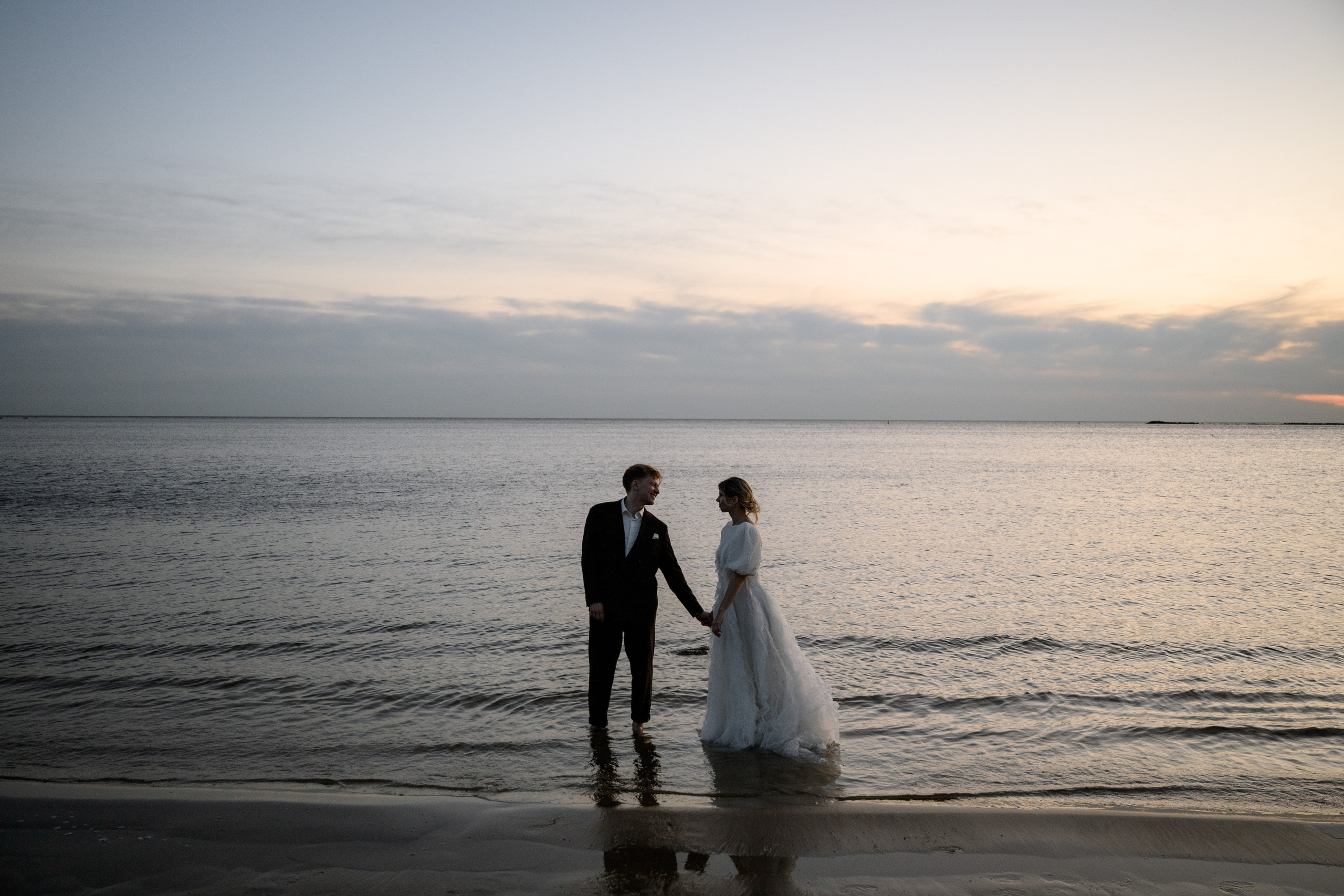 На берегу залива. Свадебный фотограф в Санкт-Петербурге, Москве, СПб Сергей Поддубный