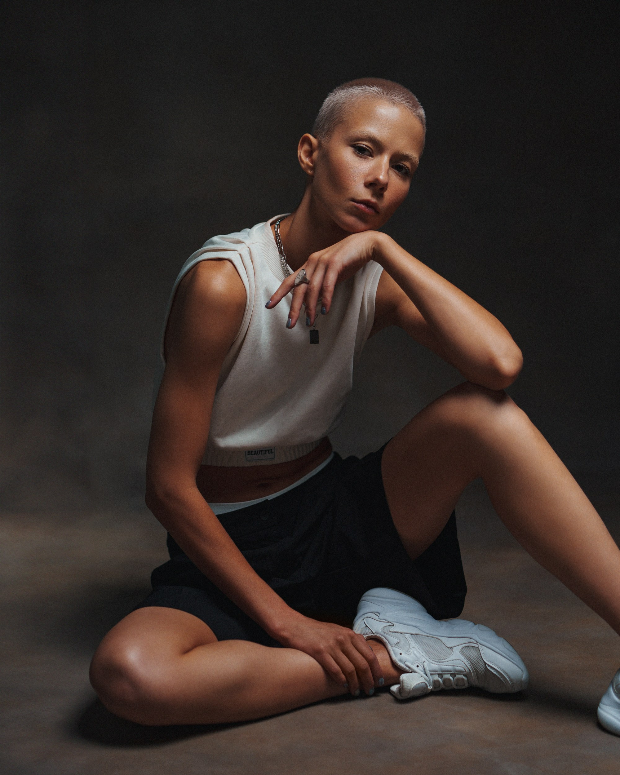 Портрет в студии, контент для блога, экспертная фотосессия | женский портрет | фотосессия в студии | фото контент для блога | экспертный блог визуал | контент инстаграм | экспертная съемка | контент фотосессия | личный блог визуал | личный бренд визуал | контент фотосессия | идеи фотосессии для контента | фото для блога | женский экспертный блог | фотосессия для личного бренда | бренд съемка