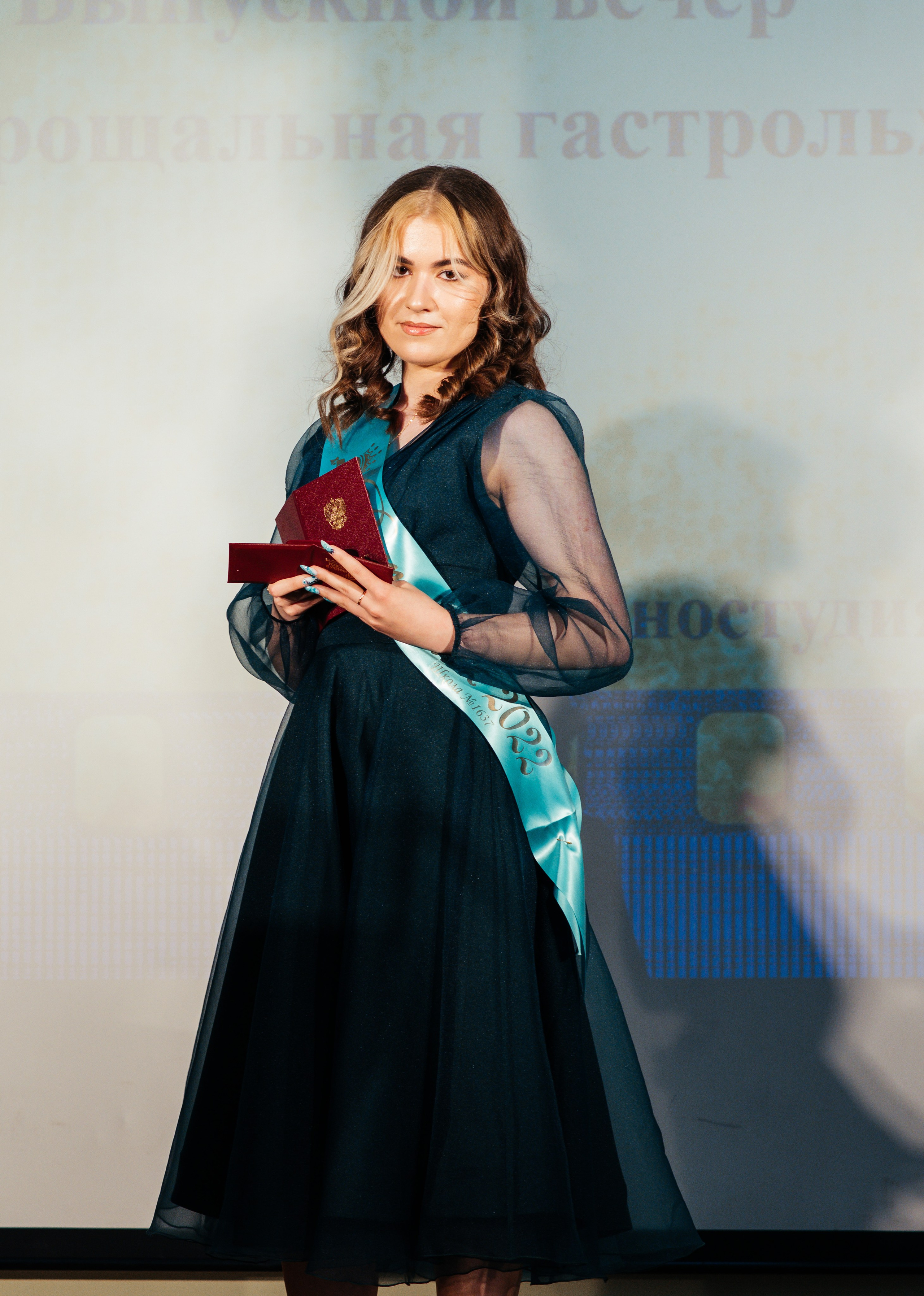 Вручение аттестатов. Выпускные альбомы в Подольске Москве и МО