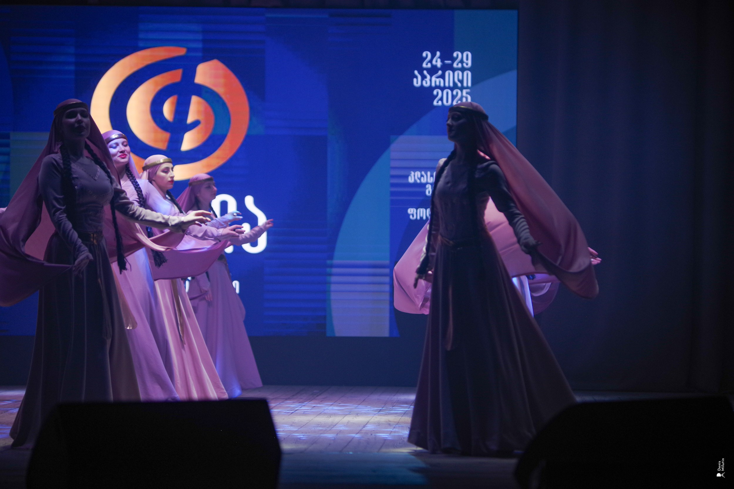 Танцы в Хоби. Портретный фотограф Денис Милютин