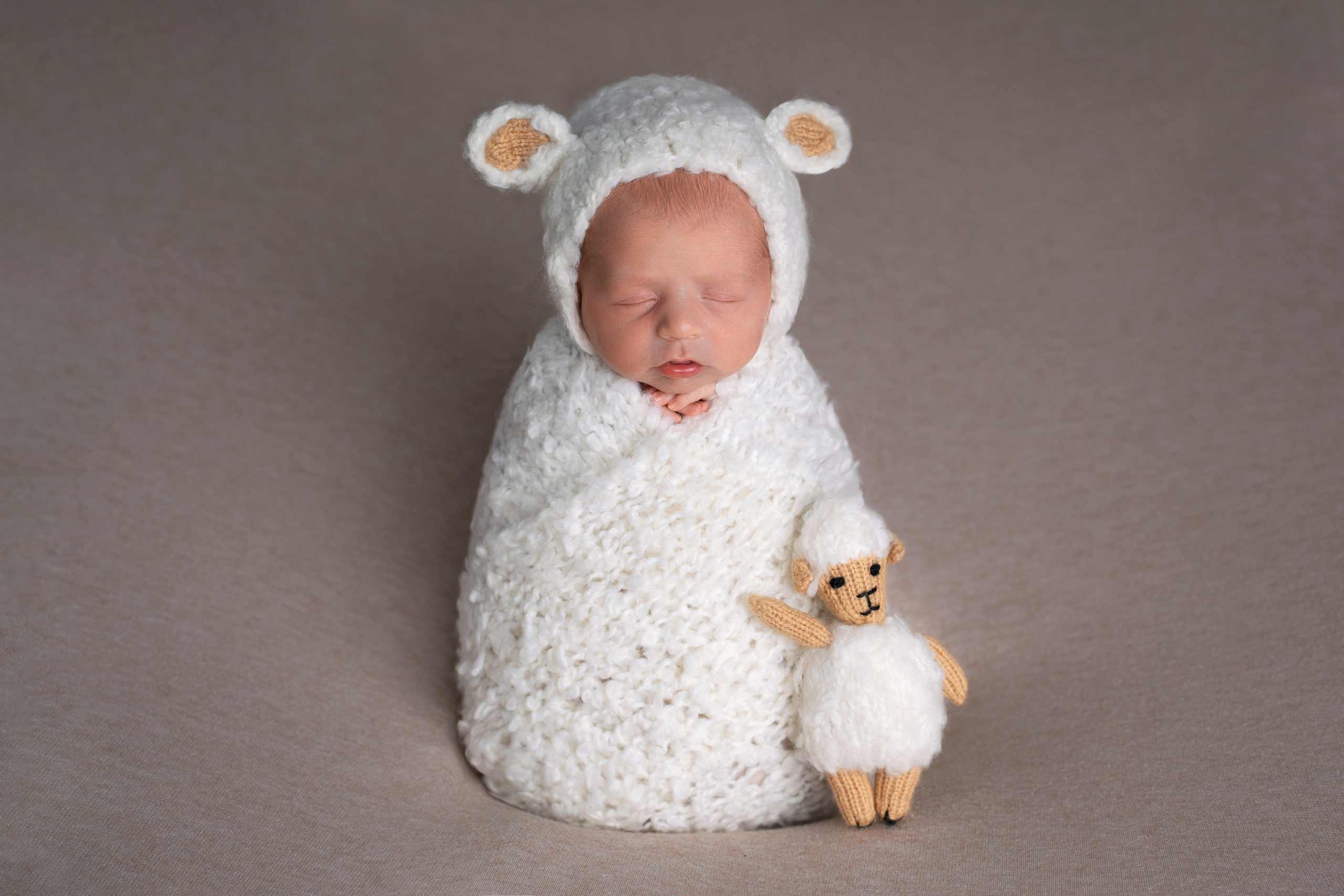 Ньюборн. Фотограф новорожденных Оренбург и свадебный фотограф Оренбург