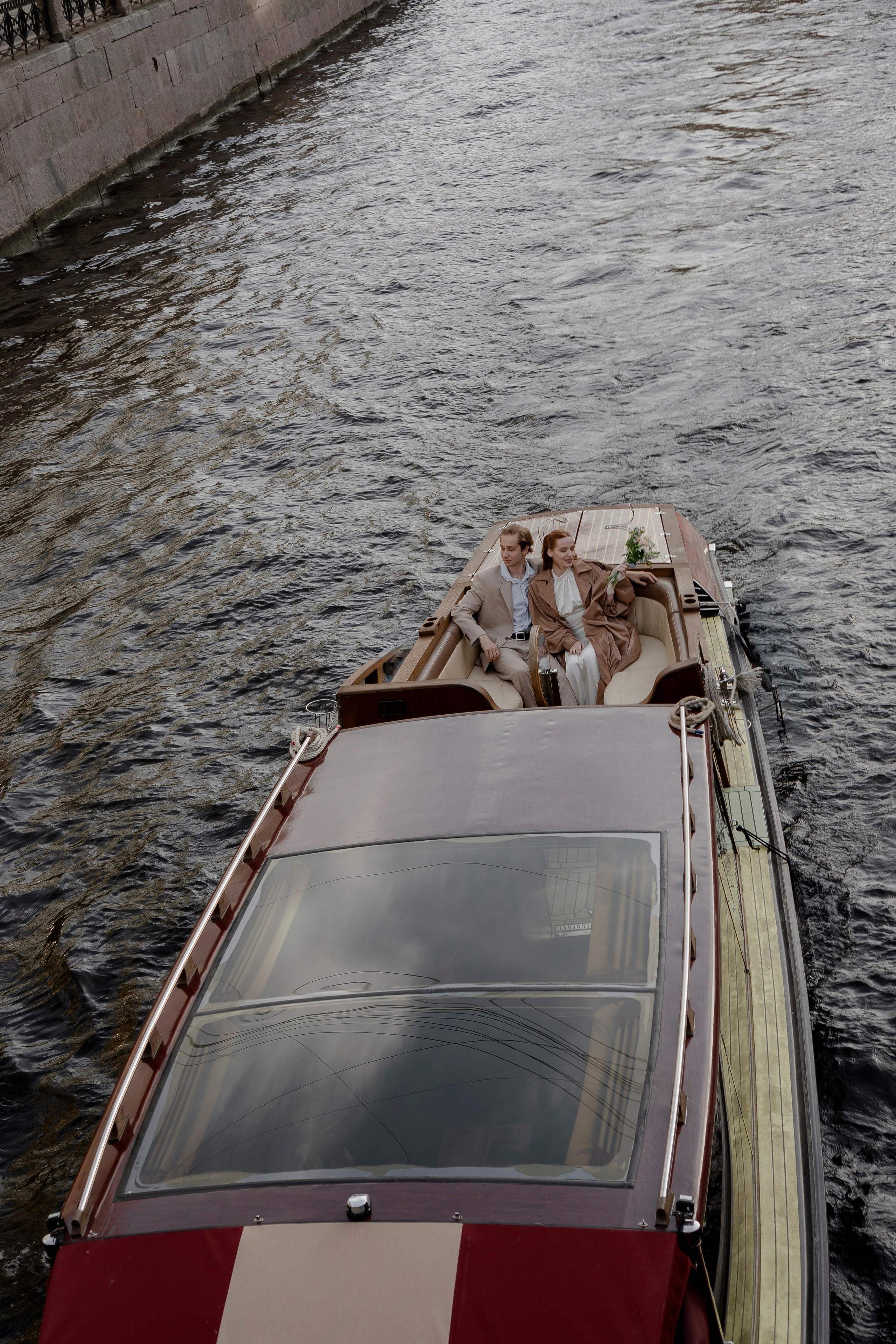 СВАДЕНБНАЯ СЬЕМКА НА КАТЕРЕ ПО КАНАЛАМ САНКТ-ПЕТЕРБУРГА И В АКВАТОРИИ НЕВЫ. Профессиональный фотограф, Санкт-Петербург — Виктория Богомолова