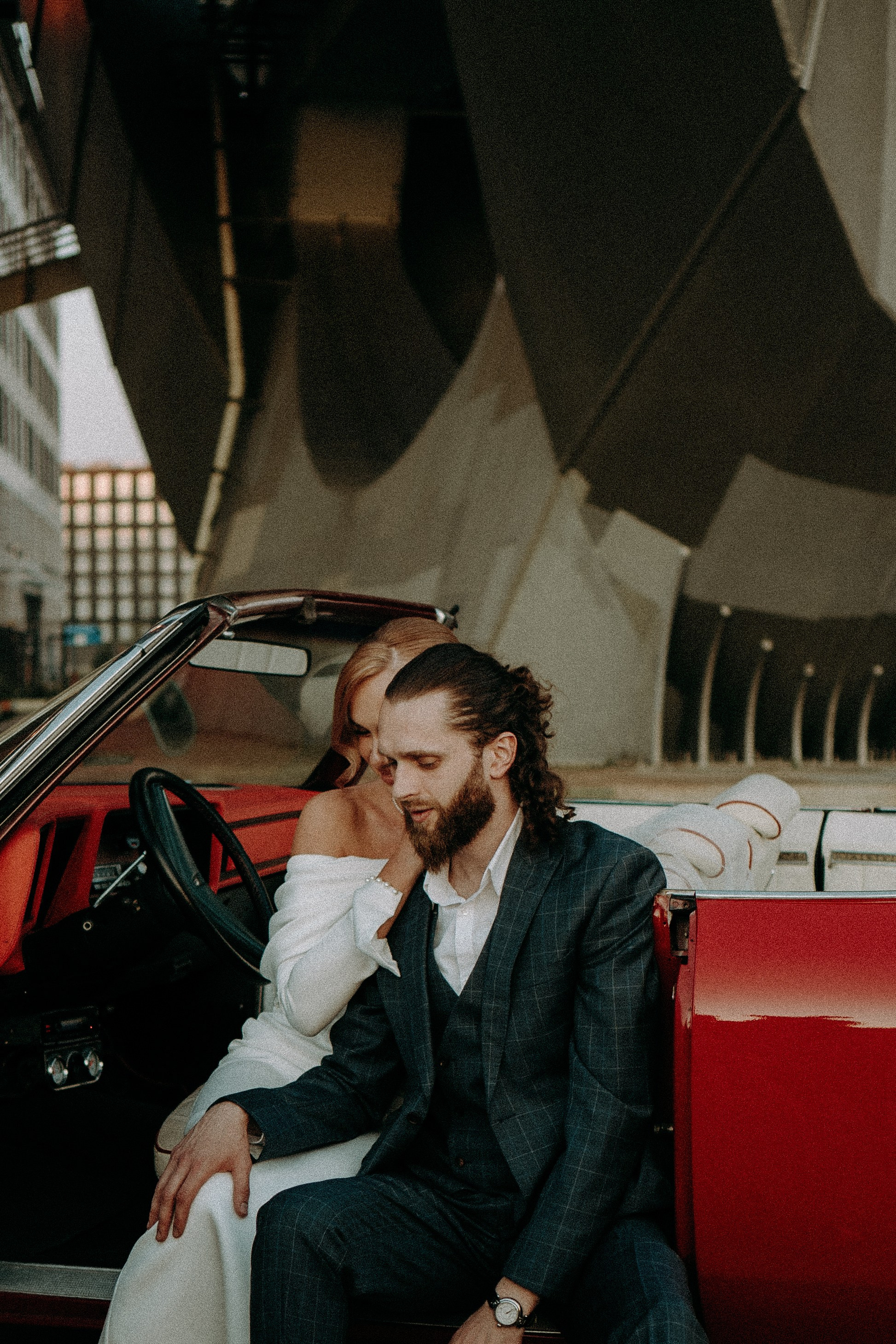 СВАДЕБНАЯ СЬЕМКА ВОЗЛЕ МСОТА БЕТАНКУРА НА КАБРИОЛЕТЕ. Профессиональный фотограф, Санкт-Петербург — Виктория Богомолова