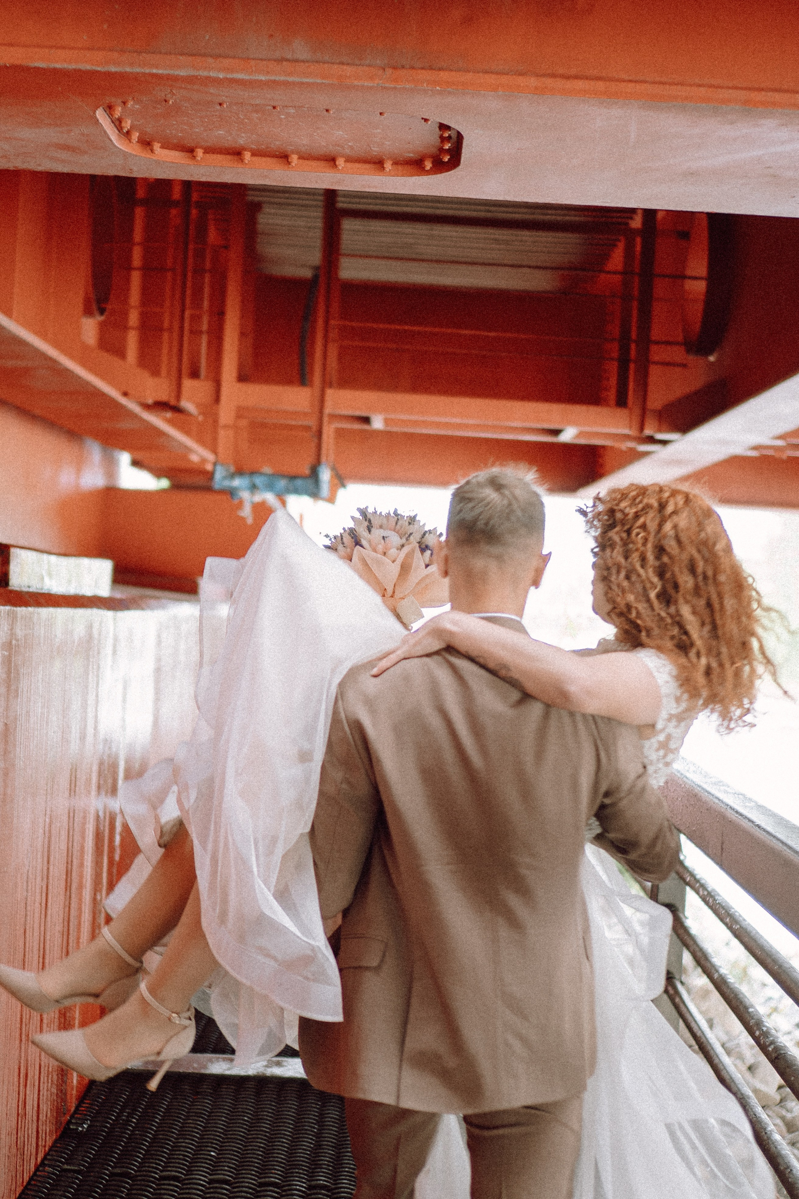 СВАДЕБНАЯ ФОТОСЕССИИЯ ПАРЫ В ГОРОДЕ ПРИОЗЕРСК В СОСНОВОМ ЛЕСУ И С ПИКАПОМ. Профессиональный фотограф, Санкт-Петербург — Виктория Богомолова