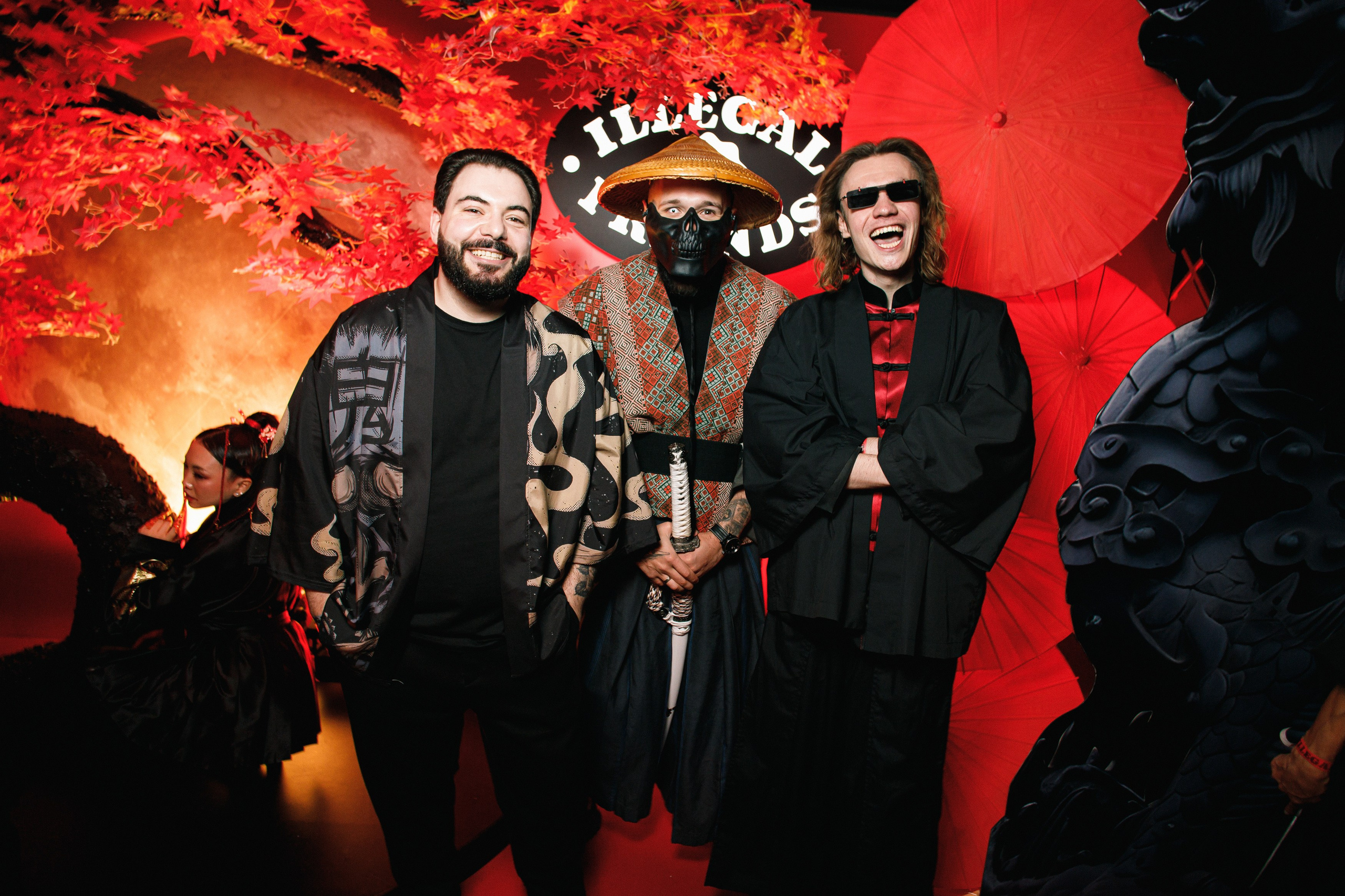 ILLEGAL FRIENDS | ASIA. СВОИ. ФОТООТЧЕТЫ-СОБЫТИЯ-МЕСТА