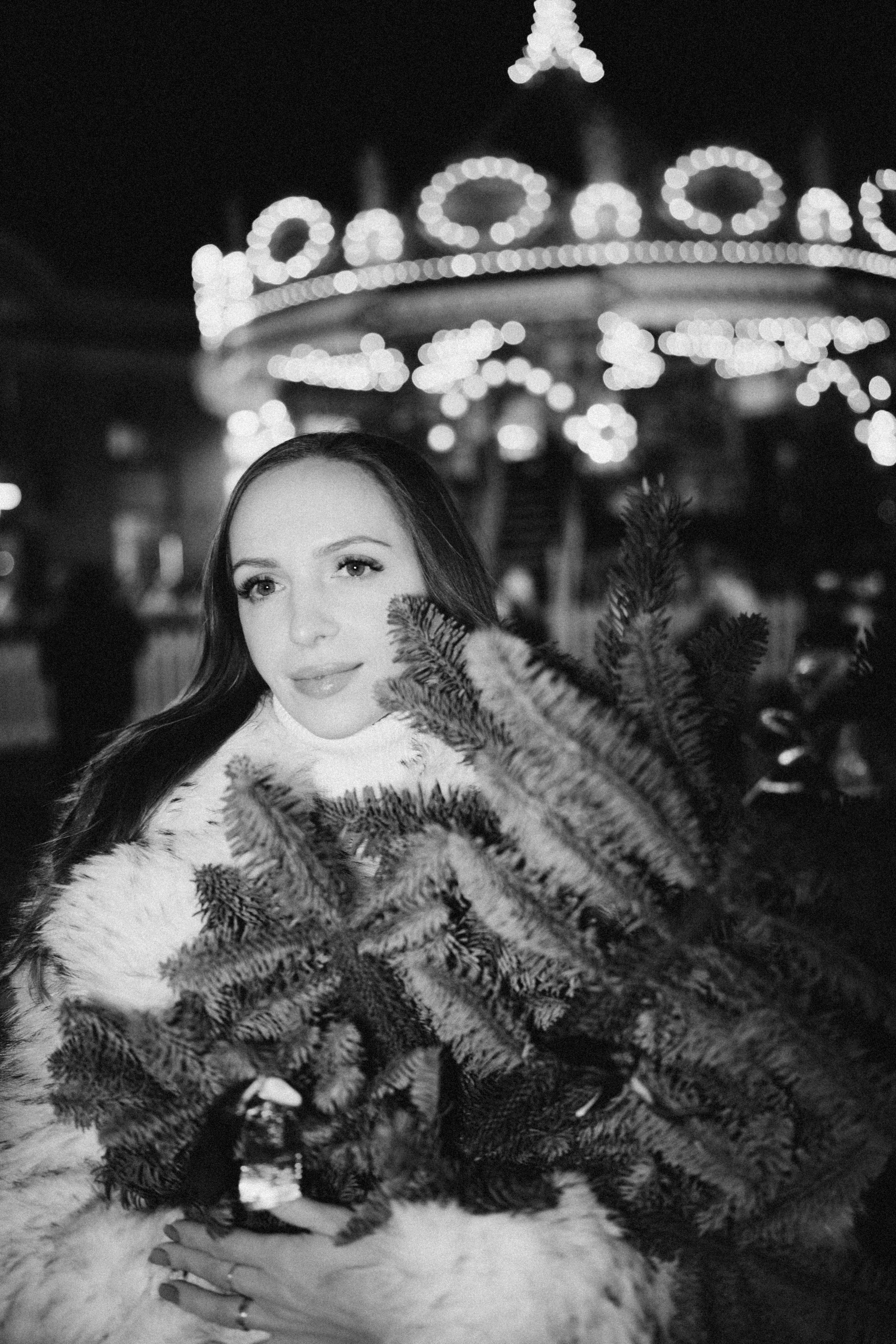 ПРОГУЛКА НА МАНЕЖНОЙ ПЛОЩАДИ ДЛЯ ДЕВУШКИ ПЕРЕД НОВЫМ ГОДОМ (НОВОГОДНЯЯ ФОТОСЕССИИЯ НА МАНЕЖНОЙ ПЛОЩАДИ). Профессиональный фотограф, Санкт-Петербург — Виктория Богомолова