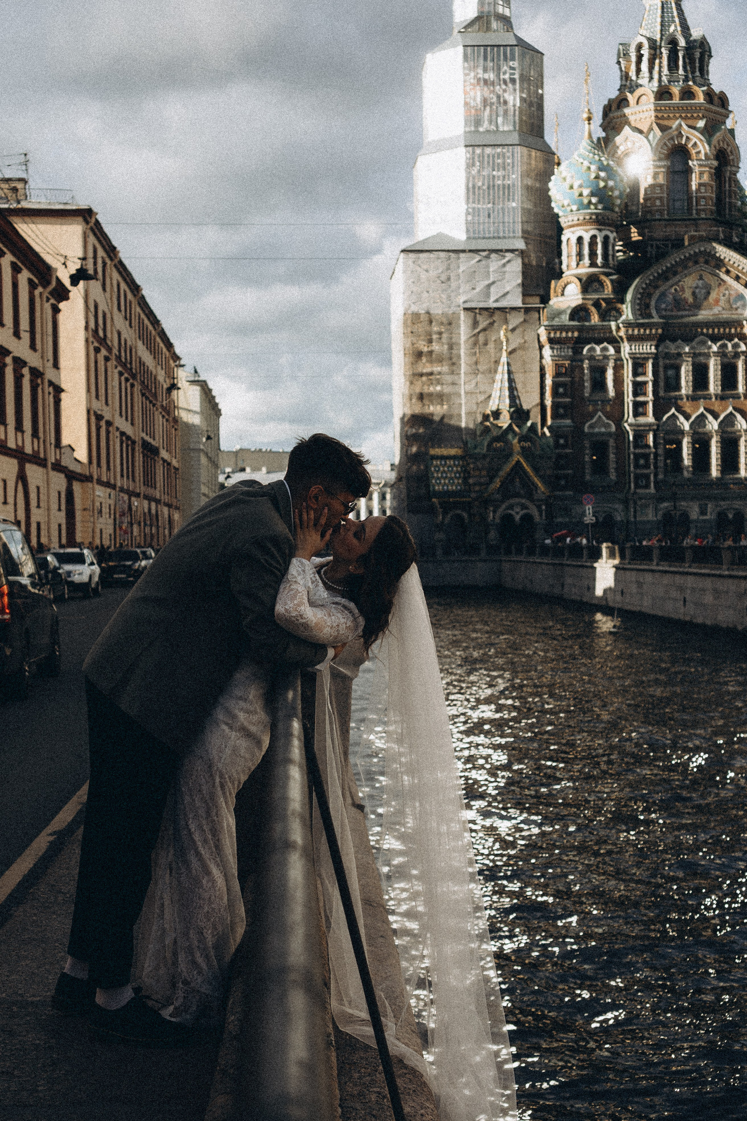 СВАДЕБНАЯ ПРОГУЛКА ВОЗЕ ИСАИКЕВСКОГО СОБОРА АСТОРИИ И ЗАКОНОДАЛЕТНОГО СОБРАНИЯ. Профессиональный фотограф, Санкт-Петербург — Виктория Богомолова