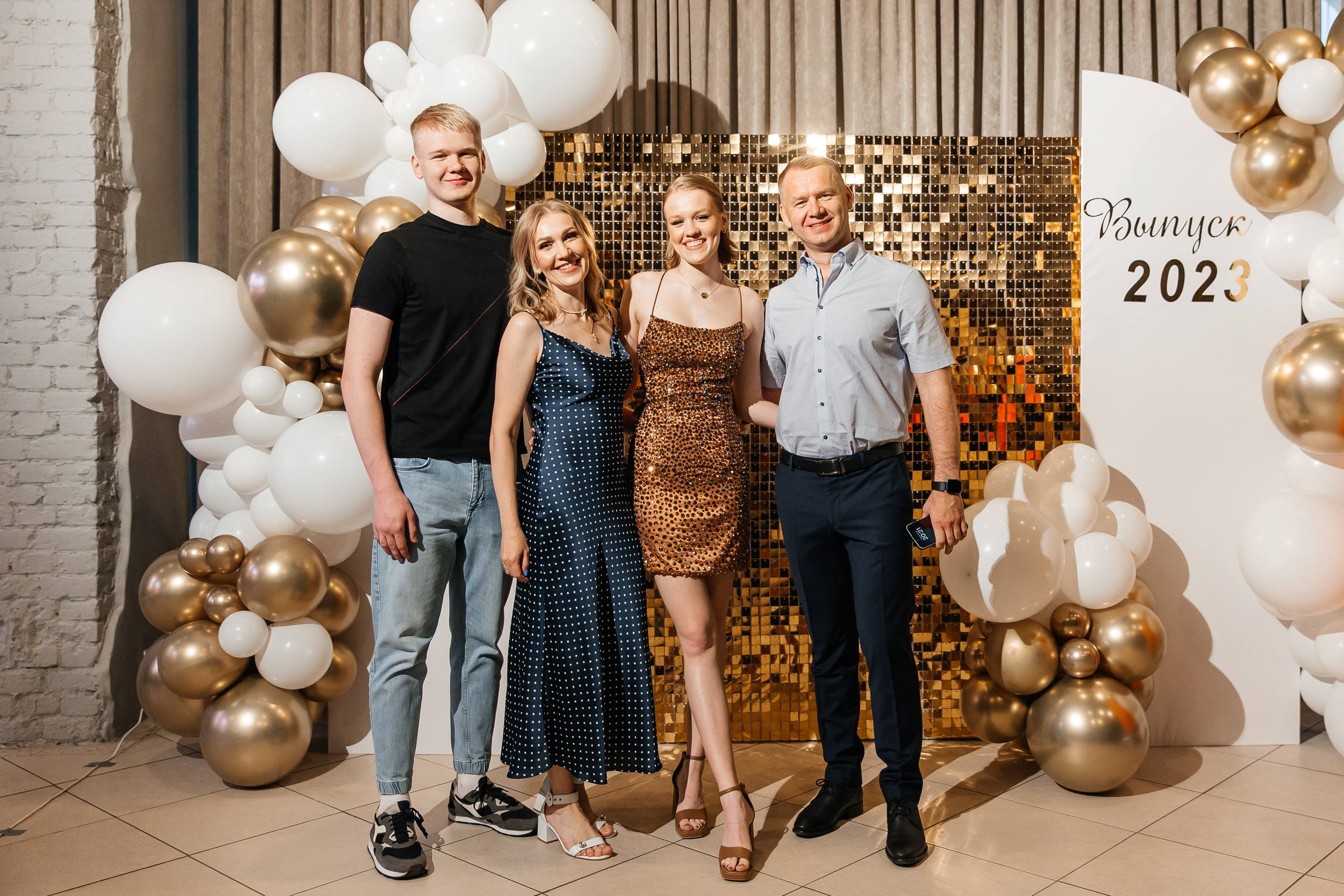 2023-06-23 Выпускной МБОУ СОШ № 10. Фотограф в Красноярске