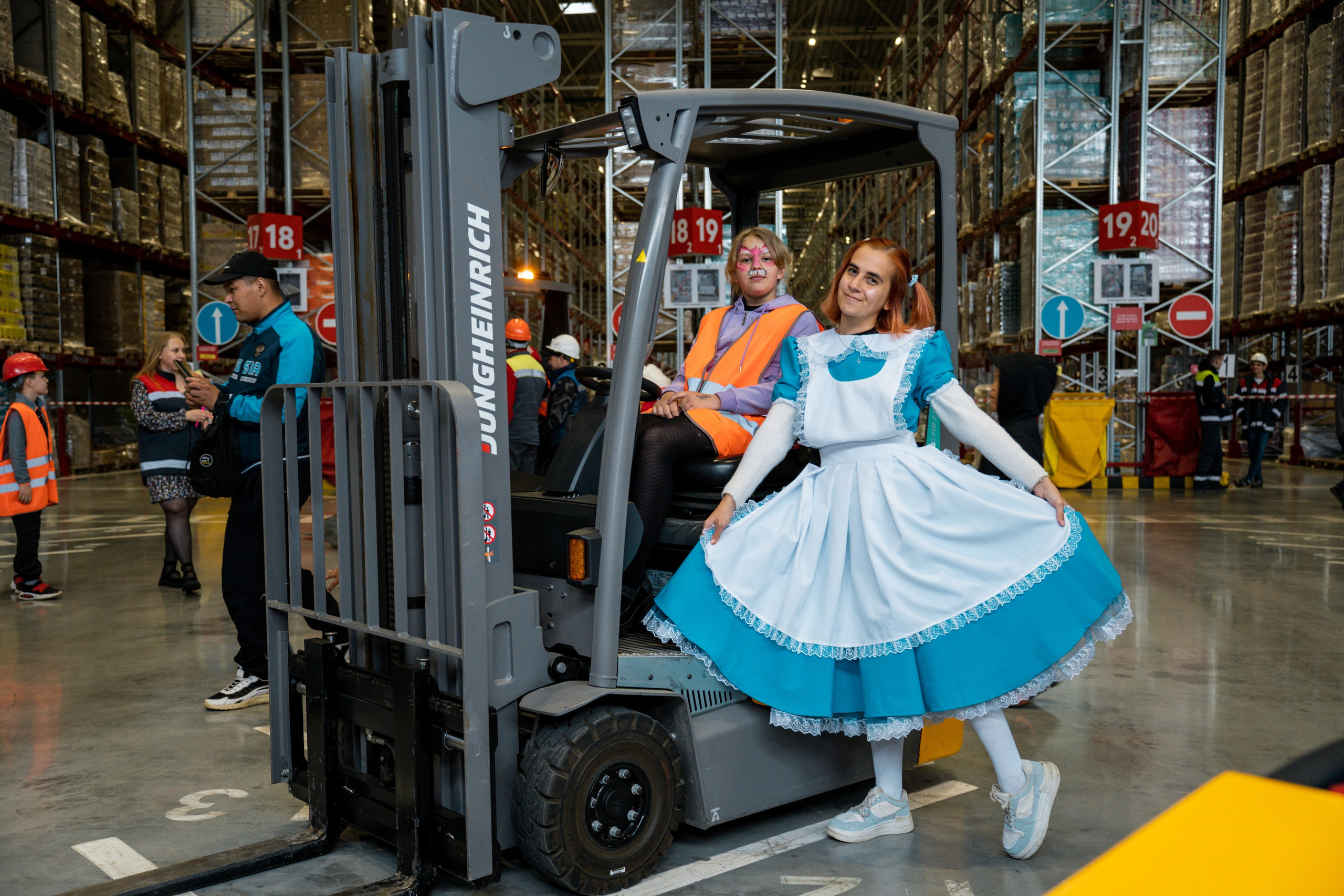 День детей в Пятерочке. Видеограф и Фотограф в Челябинске Ксения и Владимир Рюмины