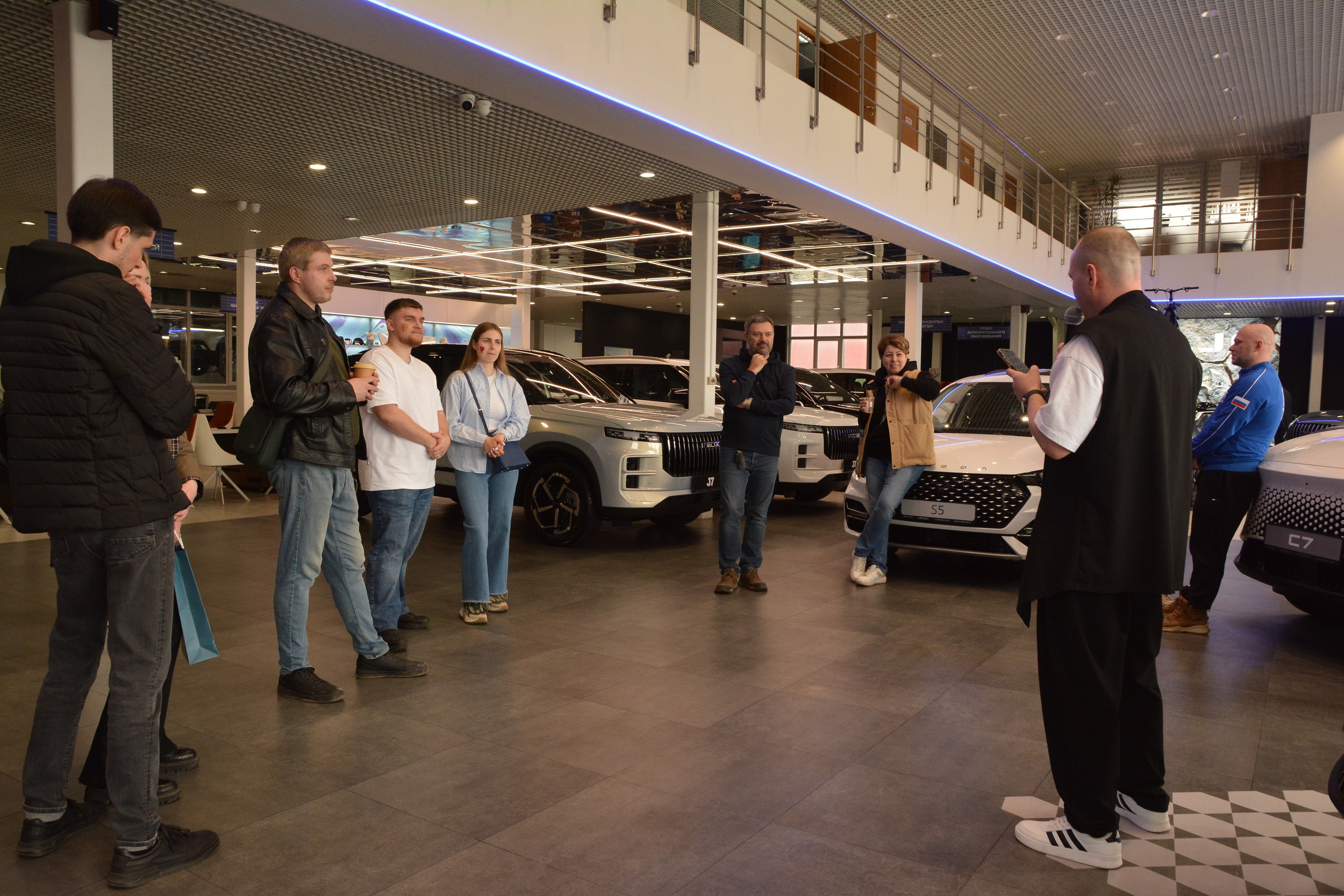 Презентация Omoda / Jaecoo. F/8 and be there — оказаться в нужном месте и поймать момент