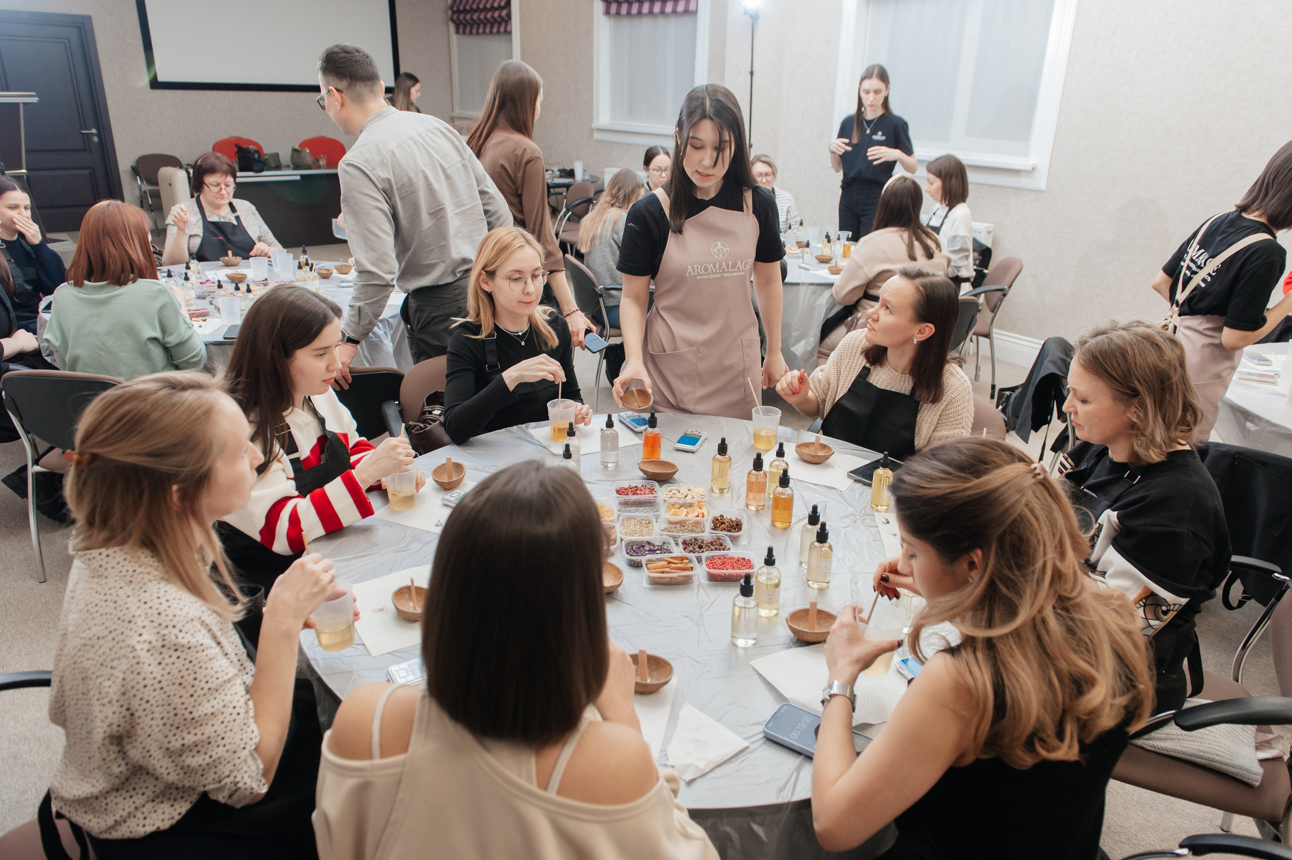 Новогодний корпоратив с AROMALAGE в отеле - Raymond