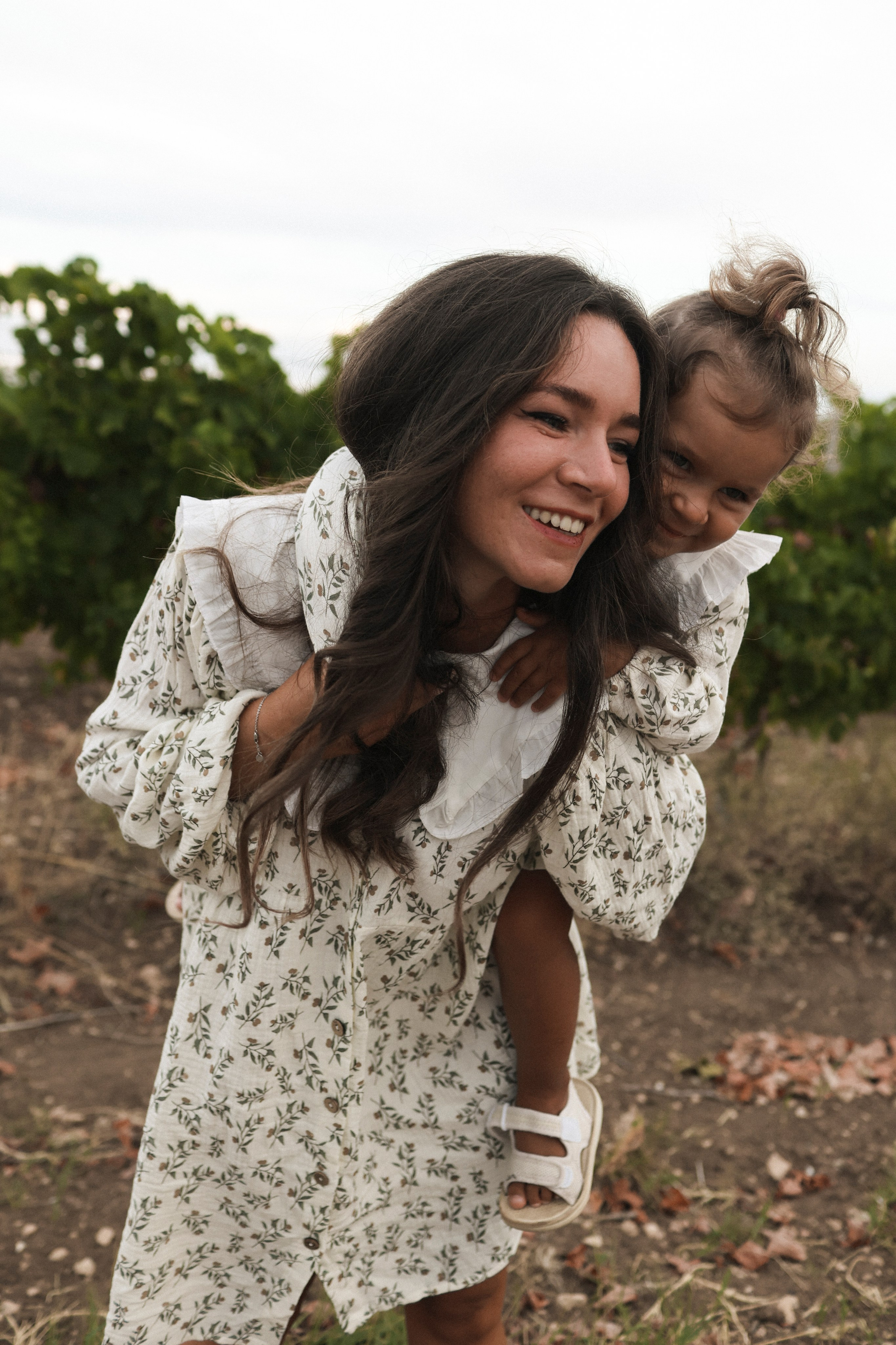 Пойдем, словлю тебе кузнечика. Свадебный и портретный фотограф. Видеограф на Свадьбу. Севастополь, Ялта, Симферополь, Крым