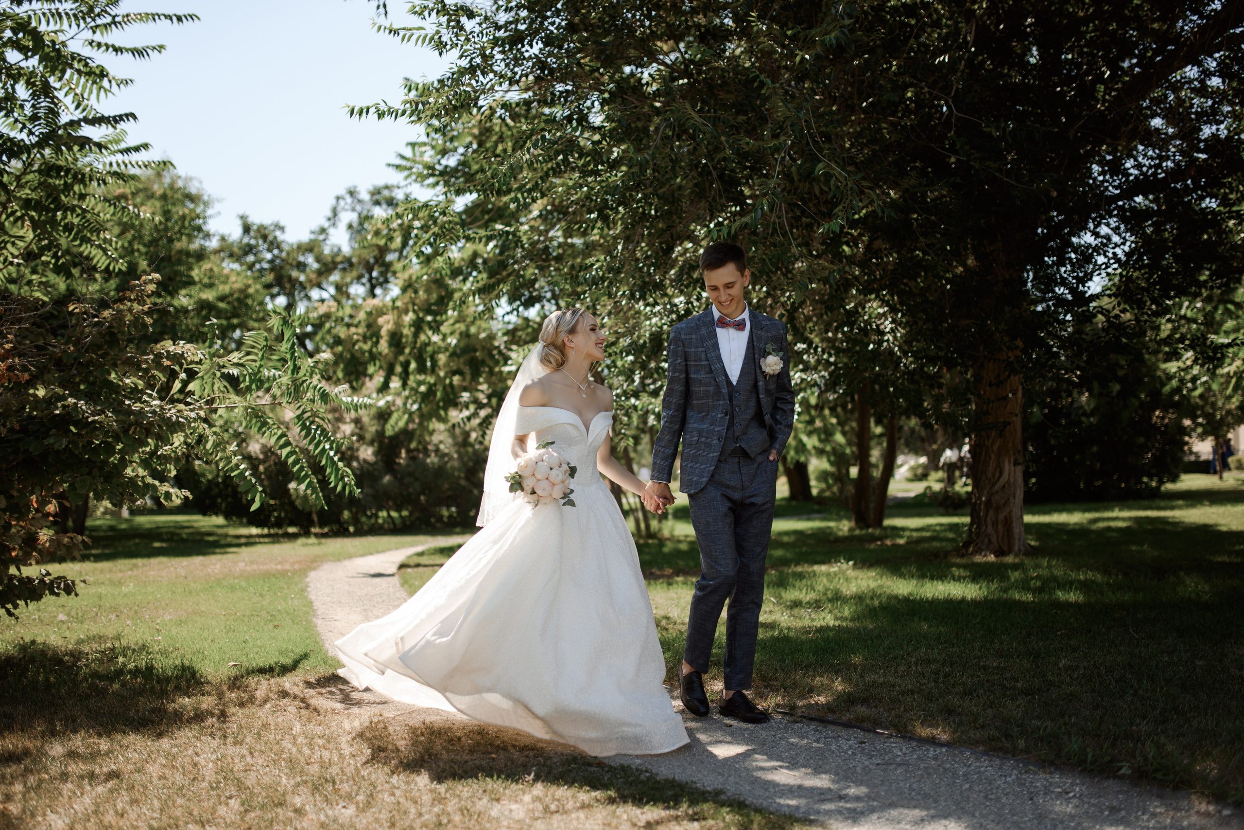 B & A. Свадебный фотограф в г. Астрахань. Так же выезжаю в другие города