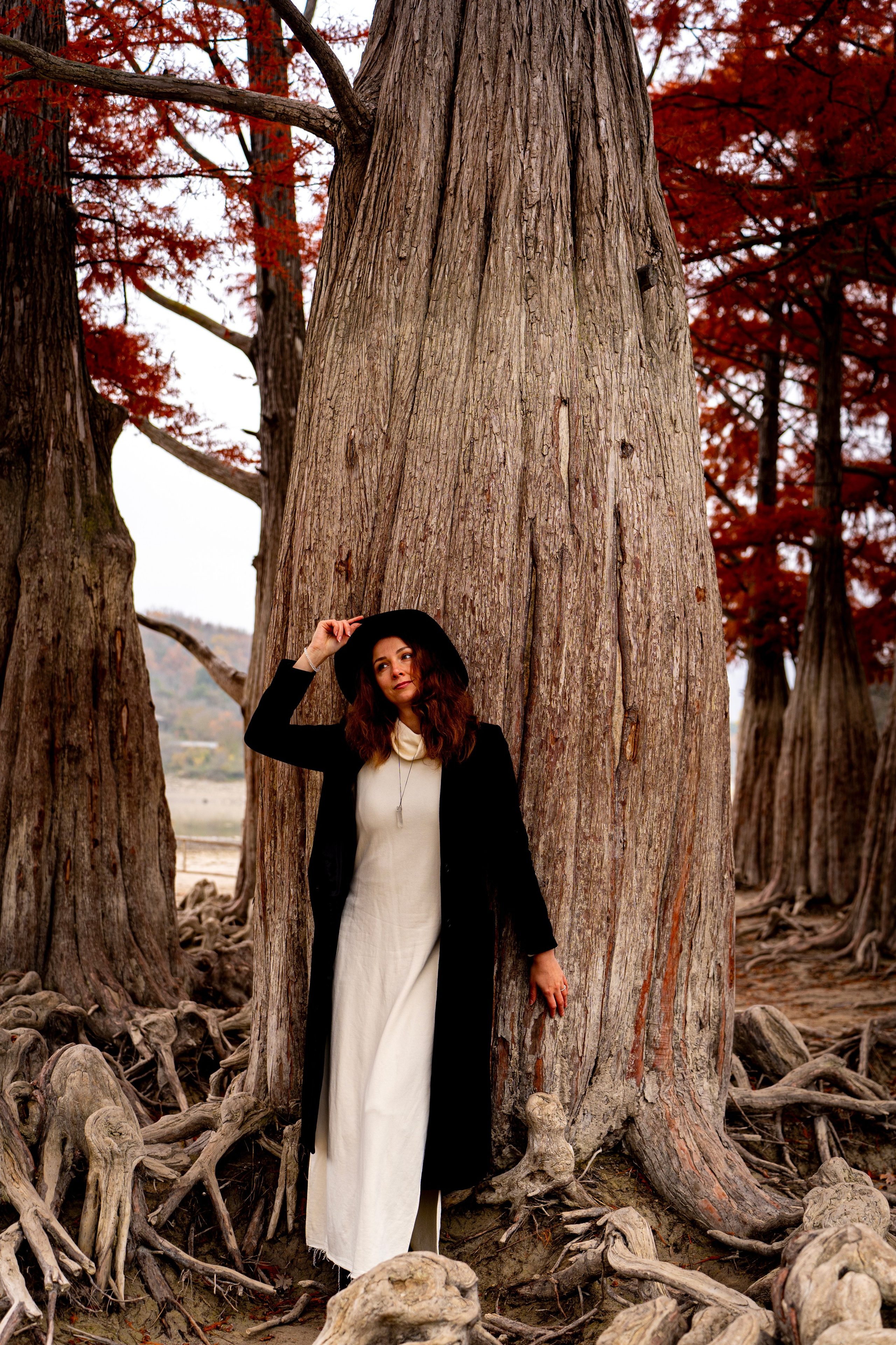 Осенняя фотосессия в Анапе — яркие кипарисы. Семейный и детский фотограф Екатерина Черняева. Снимаю портреты, love story, фотопрогулки, работаю на улице, в кафе, студии, дома у клиента