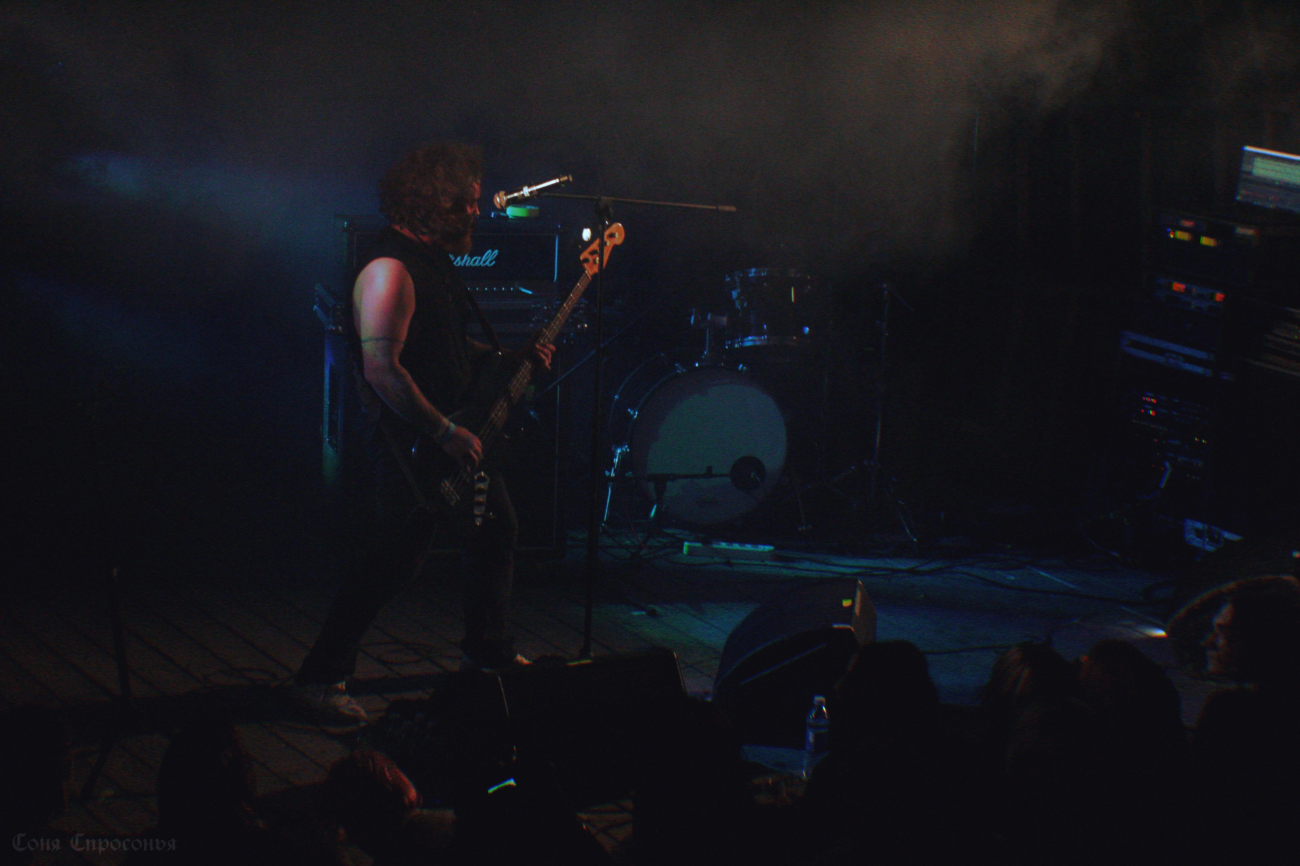 Синестетик 26.08.23. Концертный и портретный фотограф в Москве Соня Спросонья