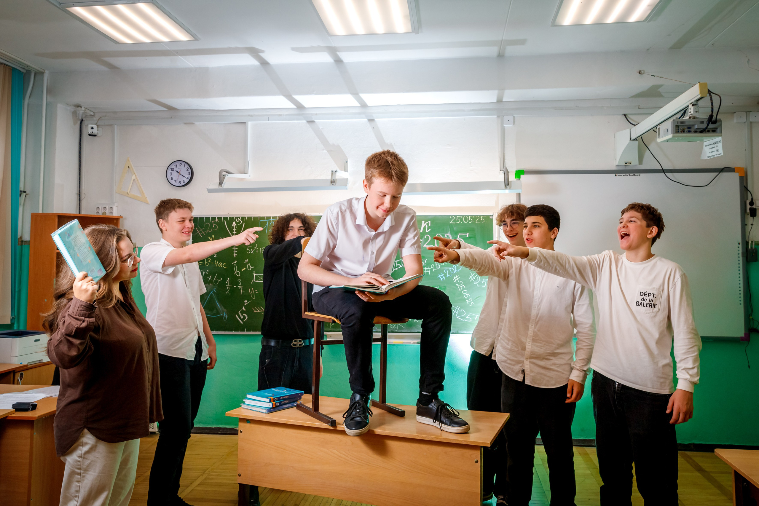 И В ШКОЛЕ ЕСТЬ ЖИЗНЬ. Марина Ушакова. Фотограф. Выпускные альбомы. г. Краснодар