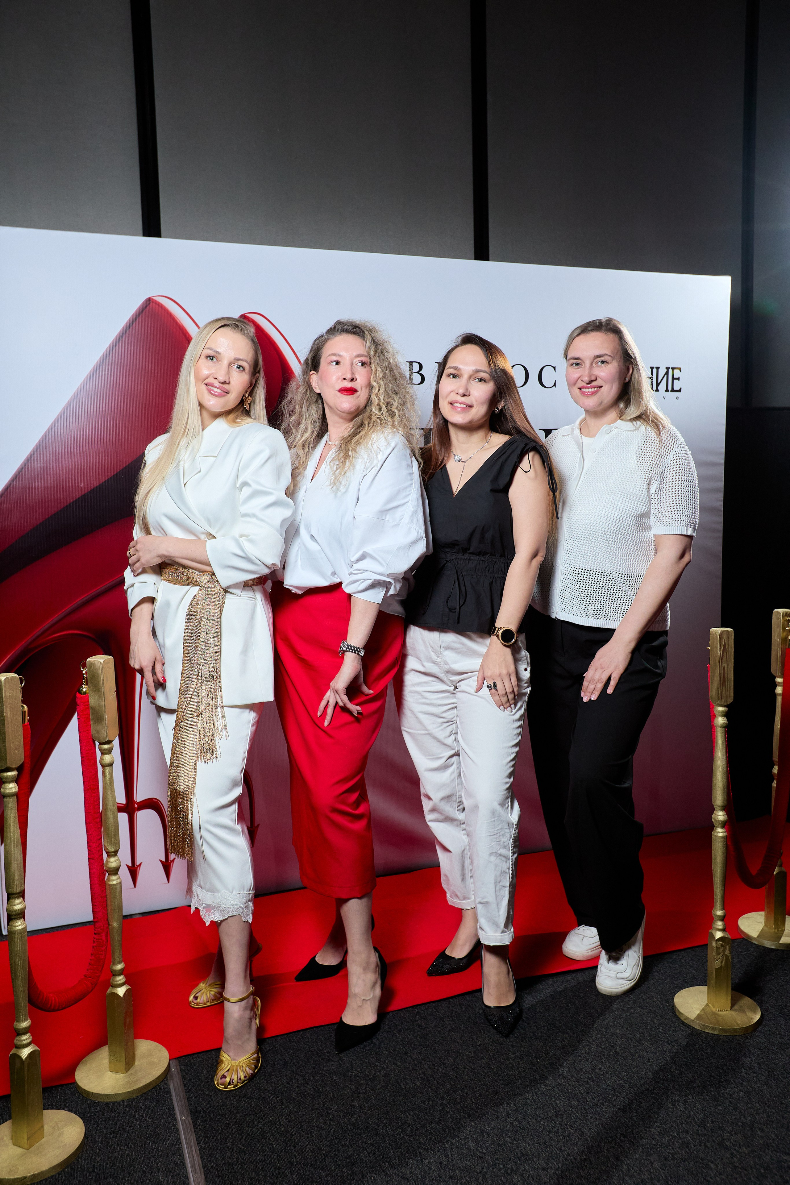 СОБРАНИЕ х ДЬЯВОЛ НОСИТ PRADA 2. СВОИ. ФОТООТЧЕТЫ-СОБЫТИЯ-МЕСТА