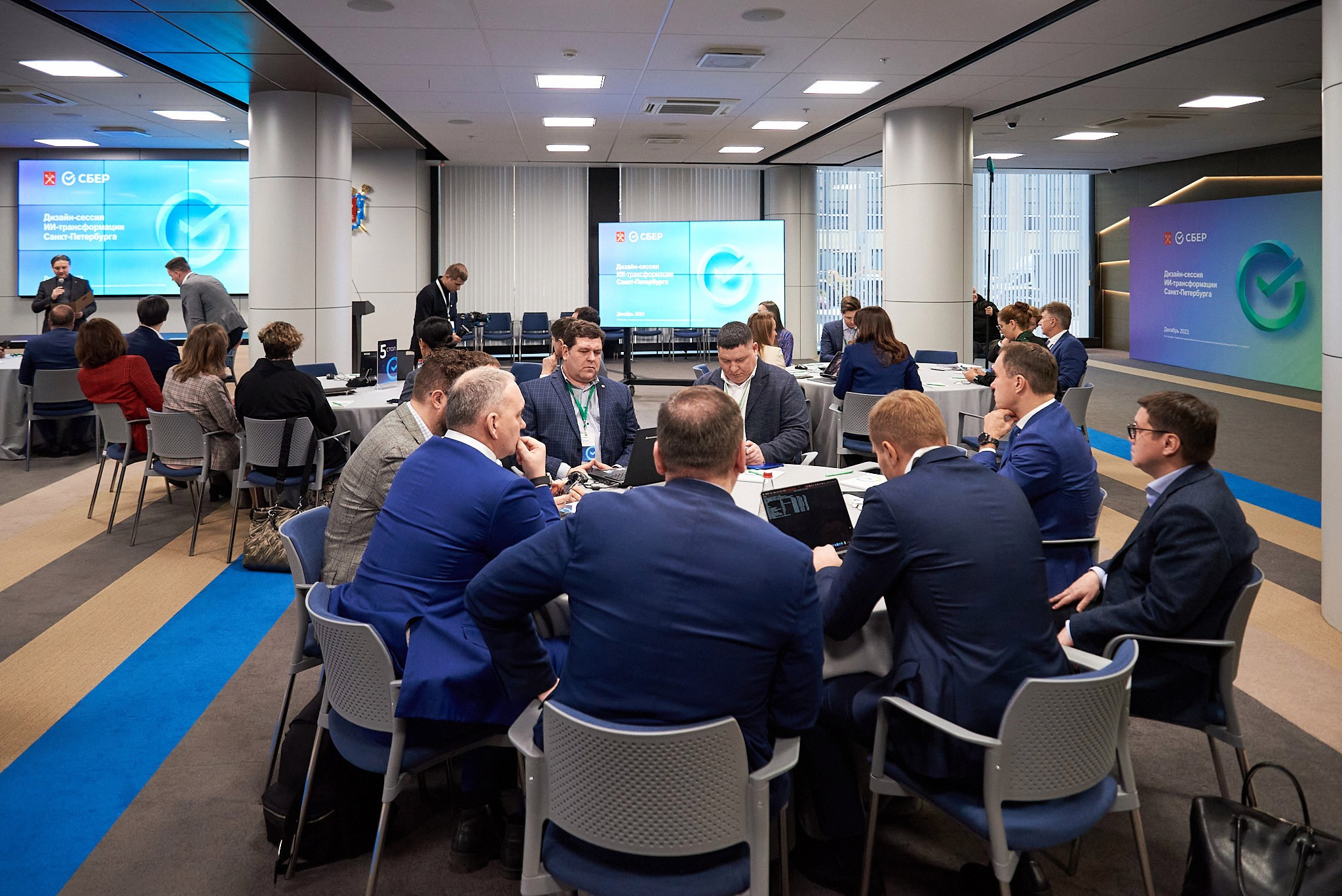 Дизайн-сессия ИИ трансформации Санкт-Петербурга. Иван Ступа, репортажный фотограф в Санкт-Петербурге и Ленинградской области