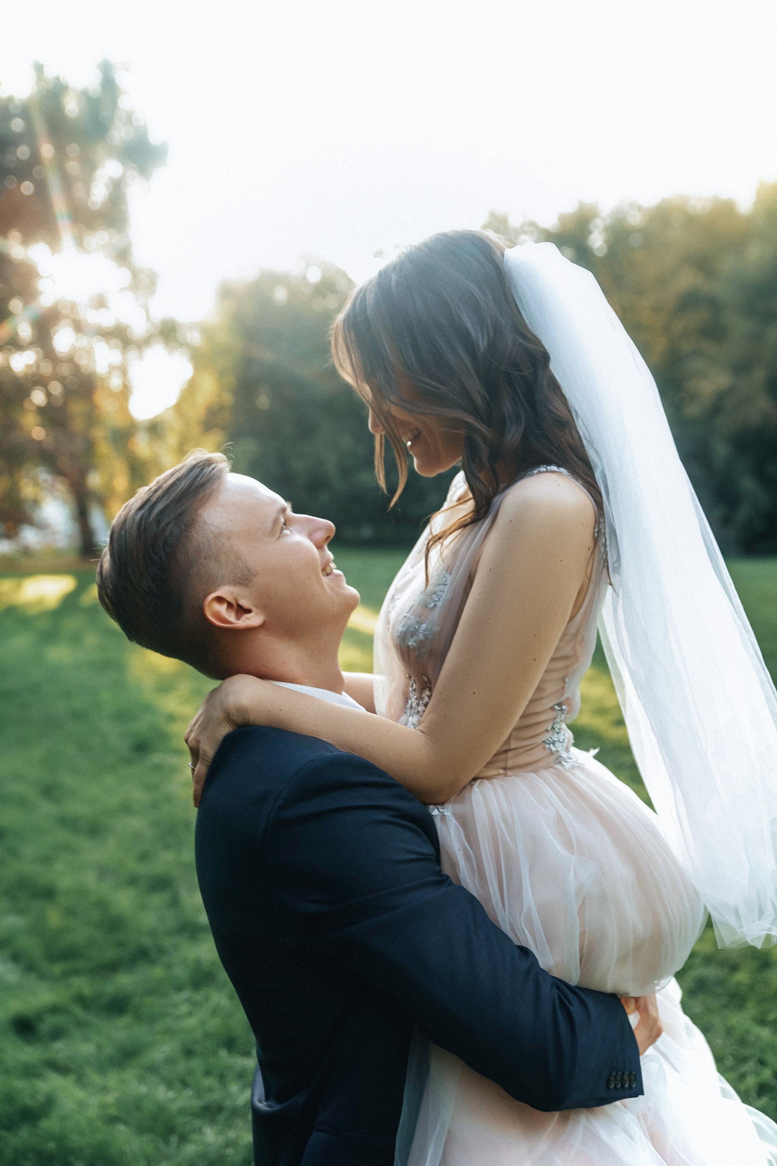 Свадебная фотосессия в Измайловском парке. Свадебный и семейный фотограф в Москве