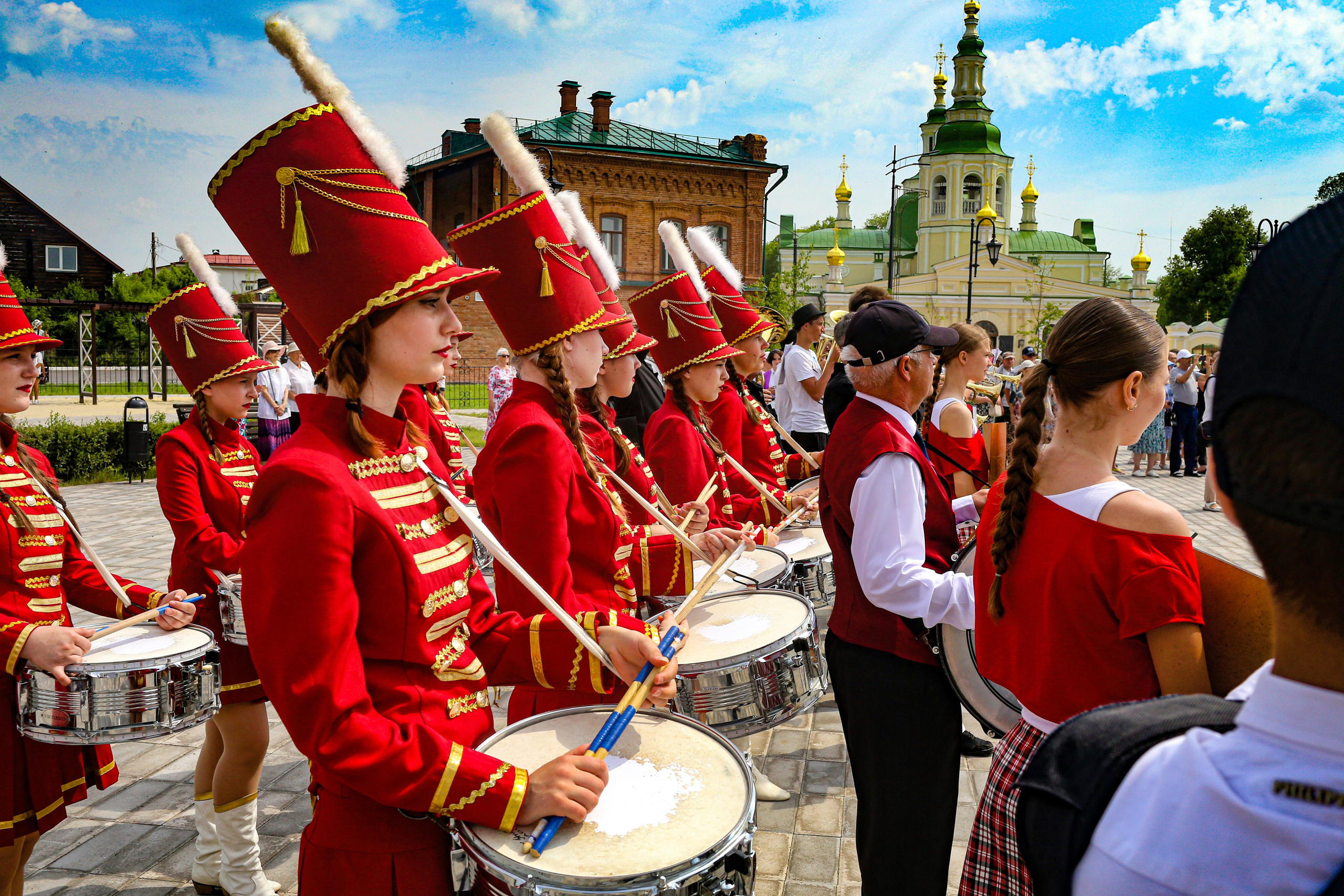 День России в Минусинске. Предметная фотография. Персональный сайт Сергея Ру. город Минусинск