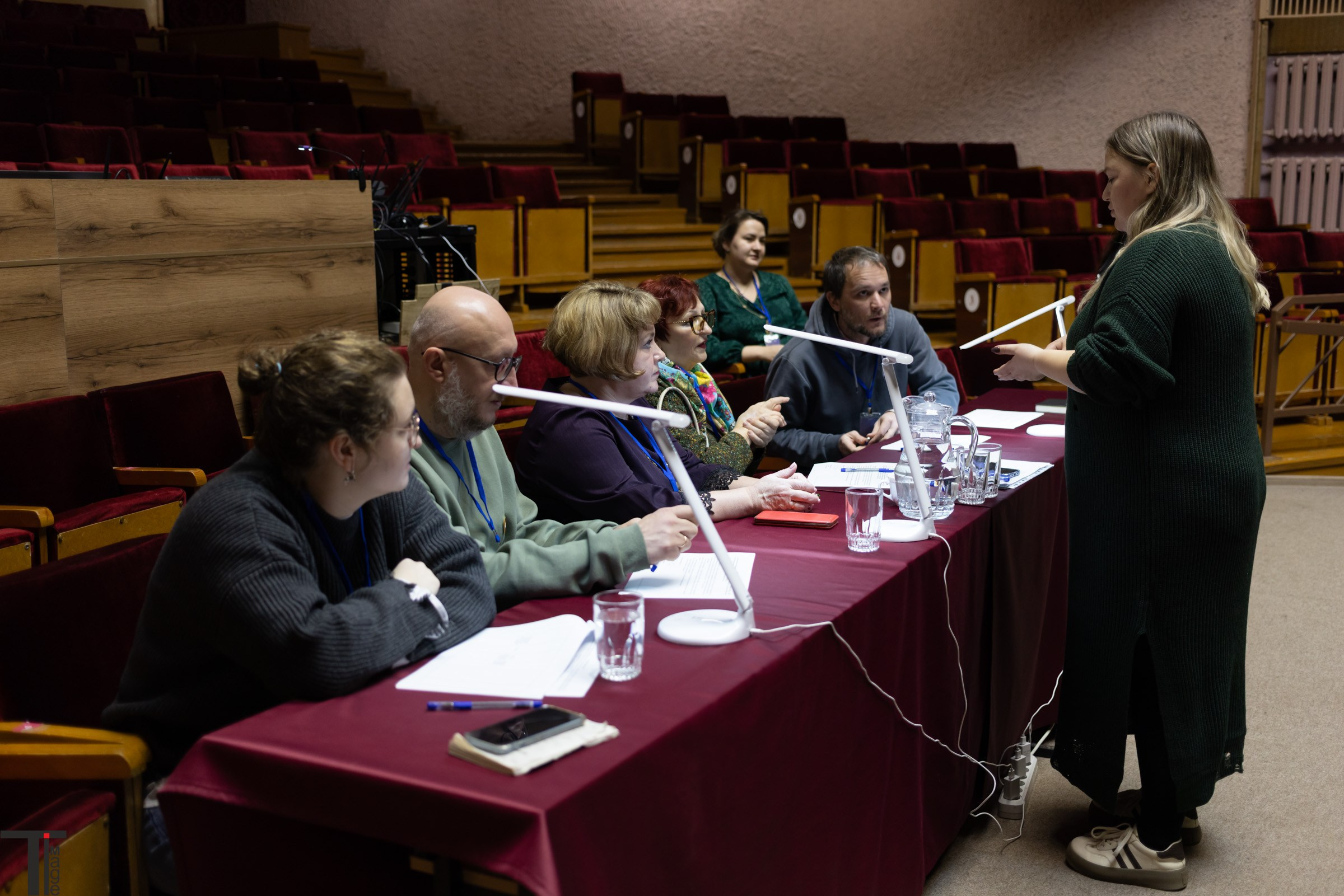 Театральная Вятка 2025. Имидж Технологии — репортажная фотография в Кирове Кировской области. Производство сувенирных магнитов, заливных этикеток и значков