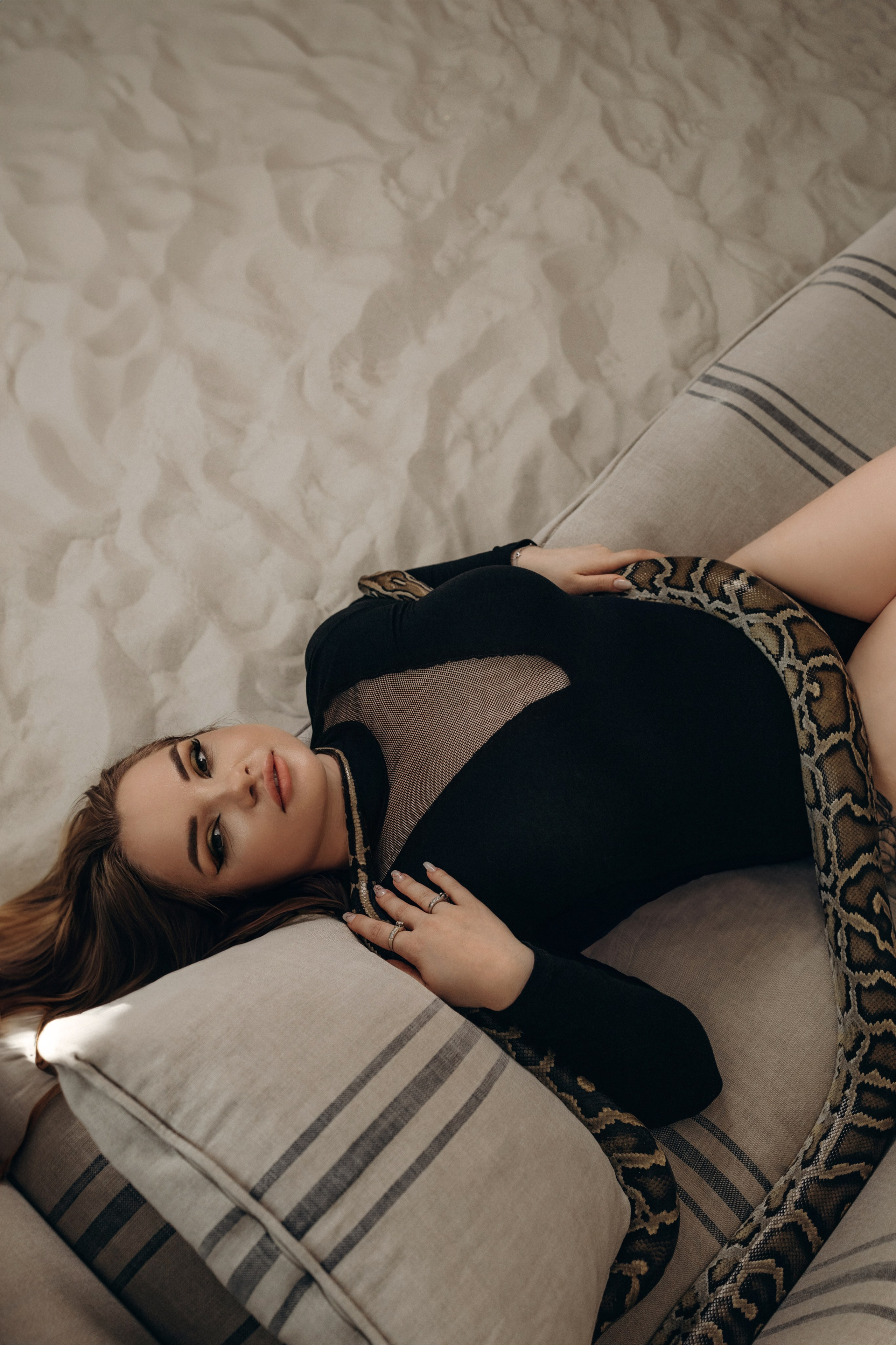 Даша. Змея. Фотограф Ксения Железникова