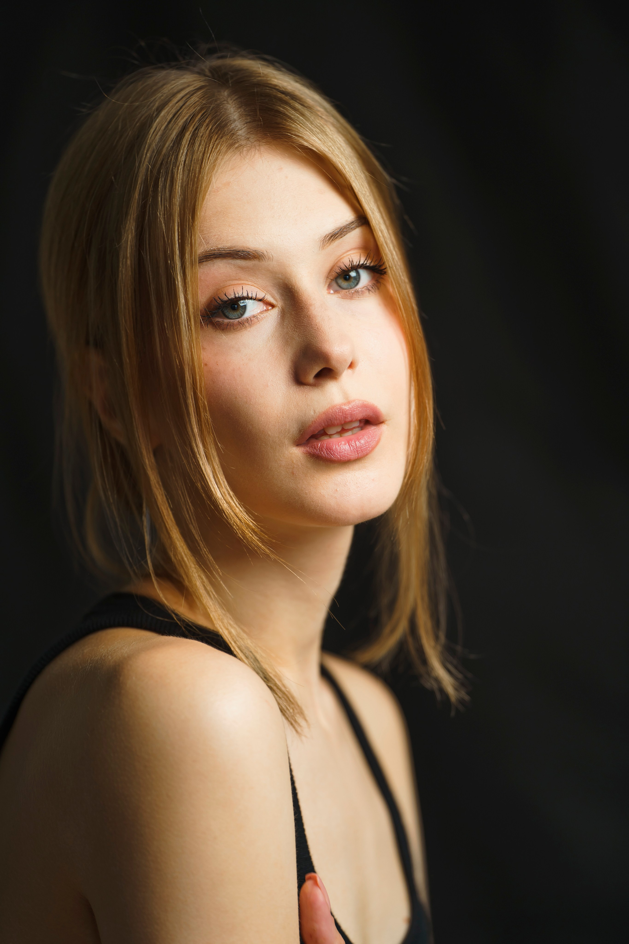 Съемка портрета в студии. Профессиональный портретный фотограф в Москве Владимир Глаголев