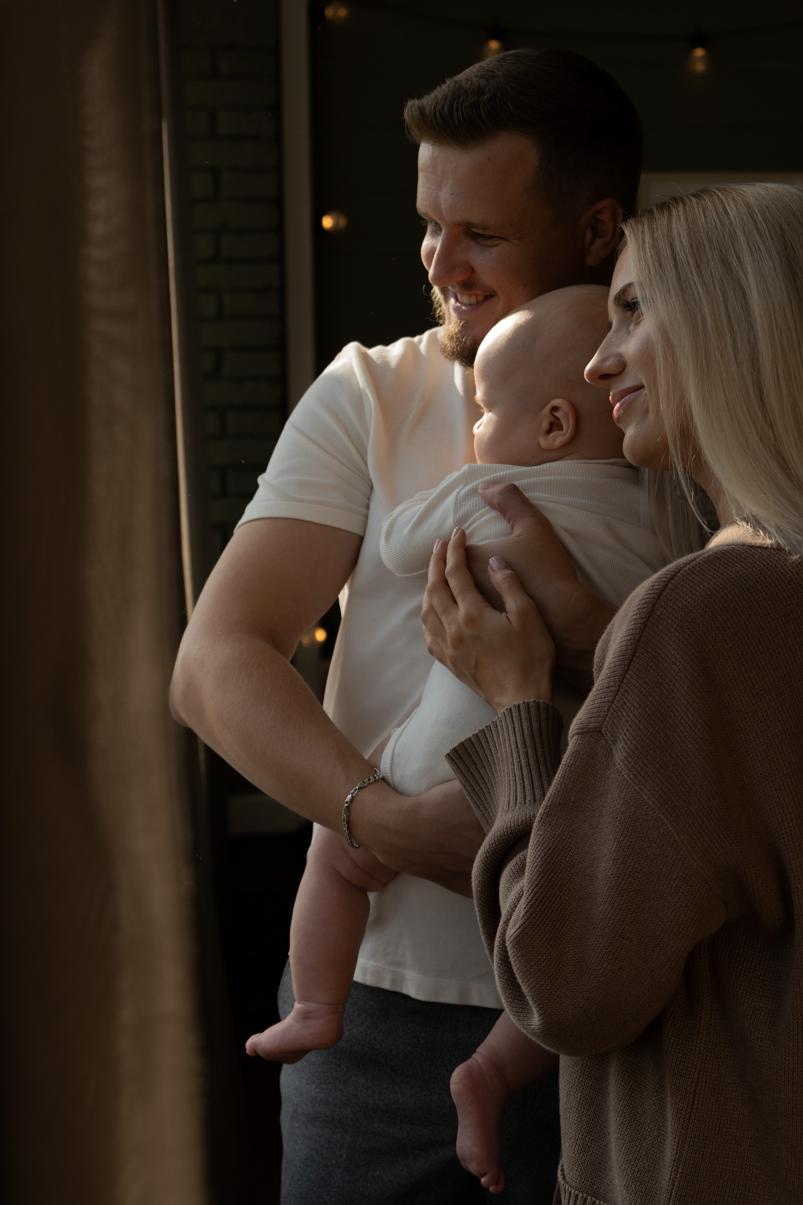 Студийная семейная фотосессия. Фотограф видеограф Ольга Василевская