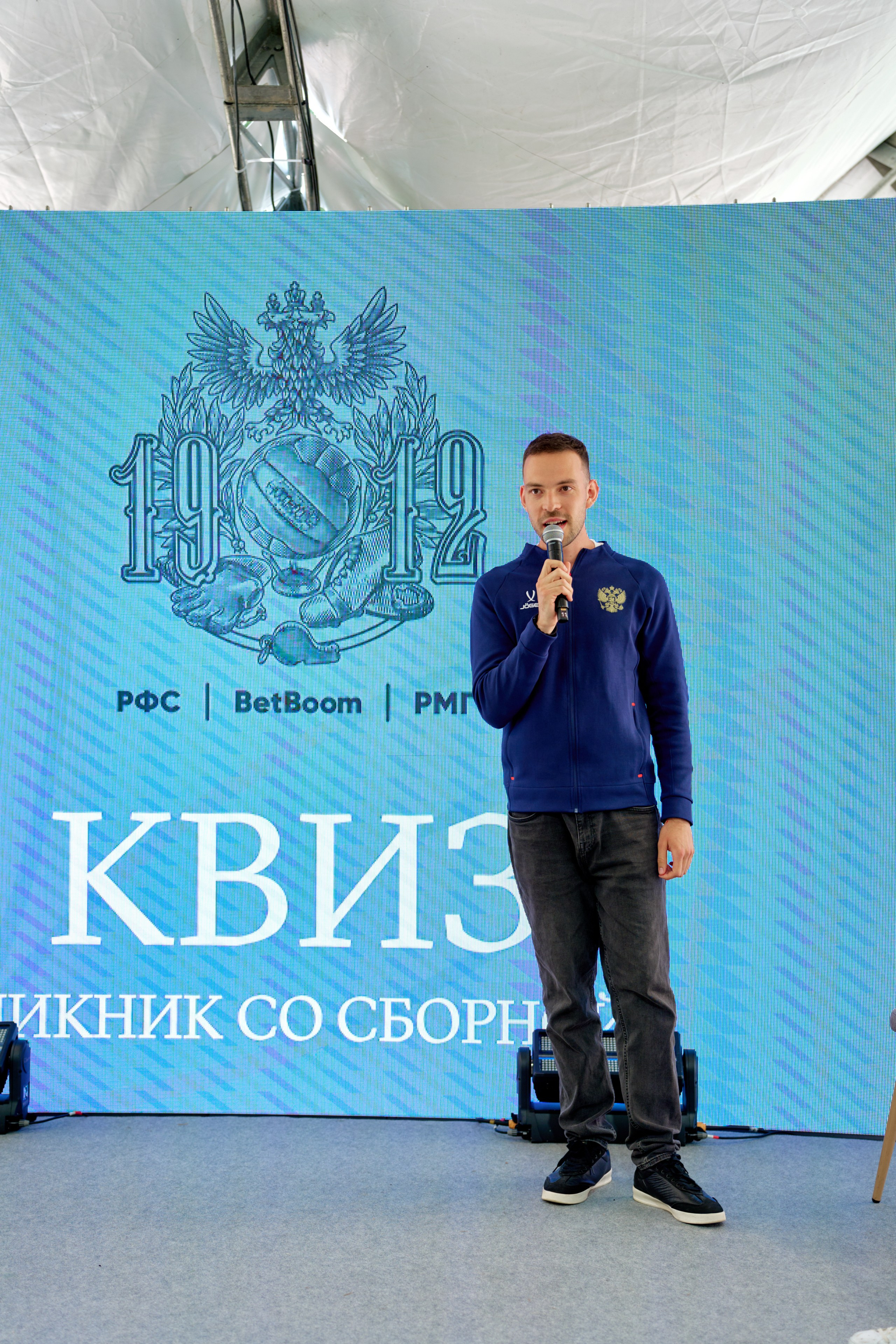 Пикник со сборной России по футболу. Олег Акентьев | Event | Culture Photographer | Inside events | public life Moscow & 🌎